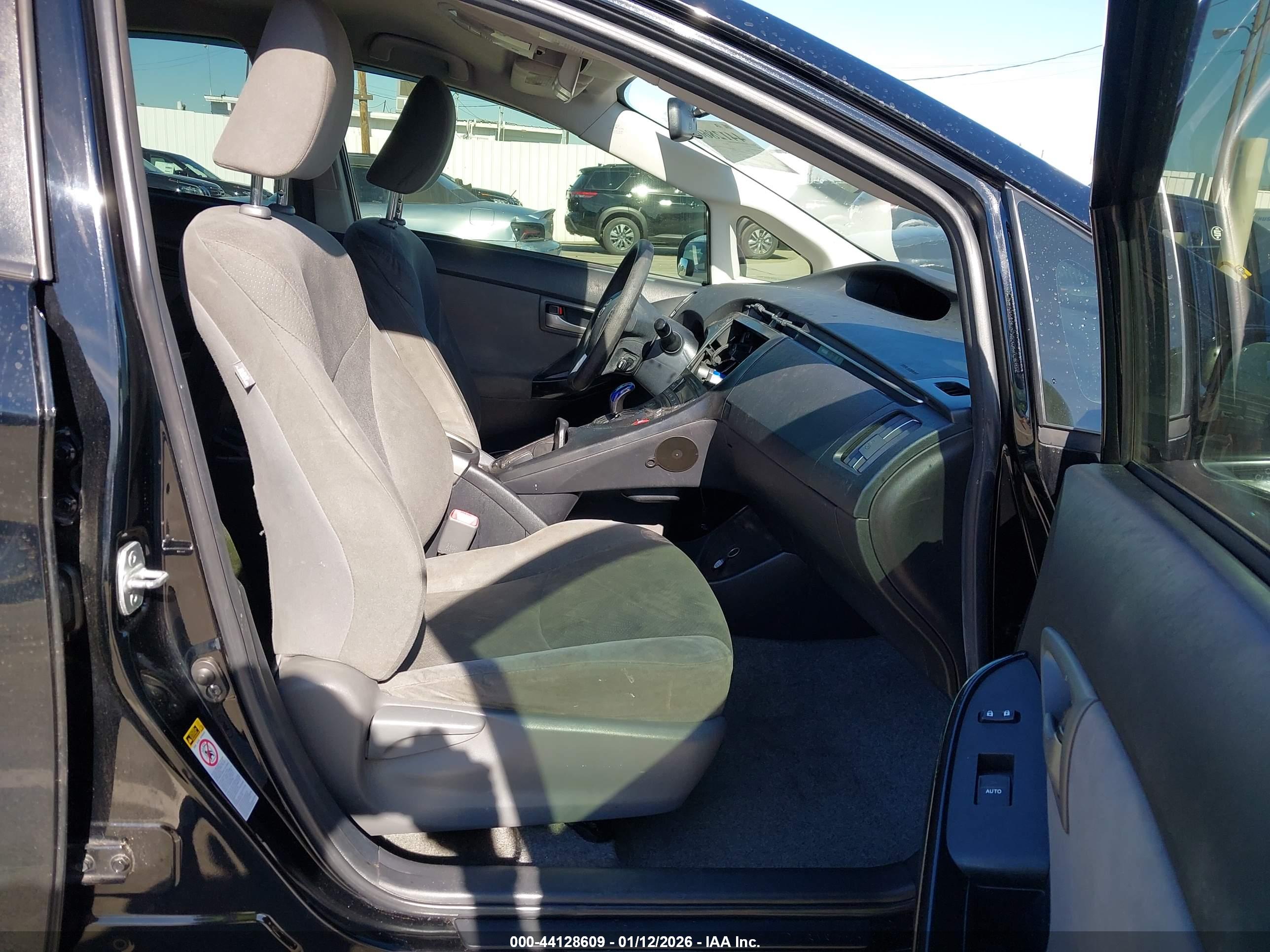 TOYOTA PRIUS image 5