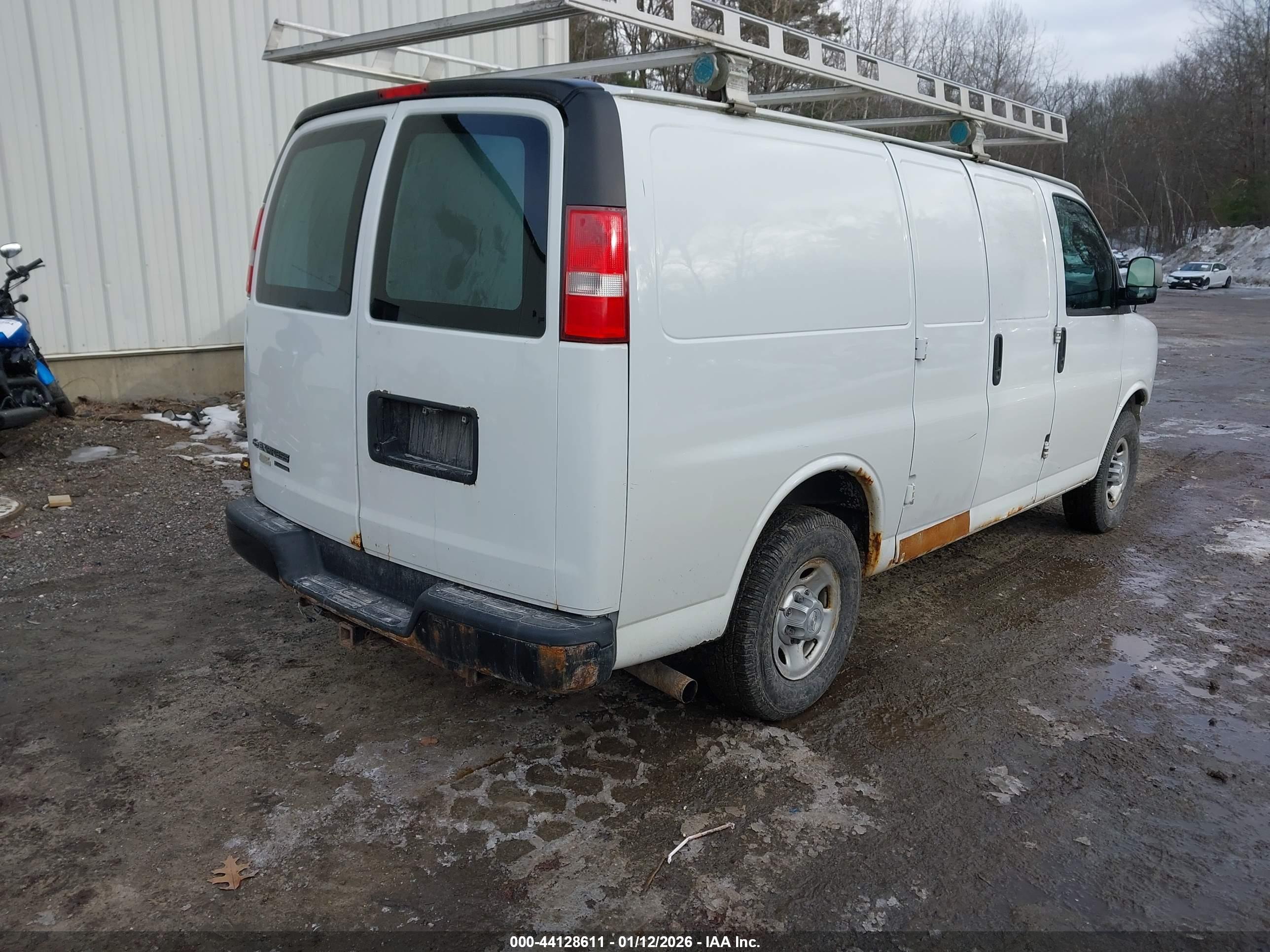 CHEVROLET EXPRESS image 4