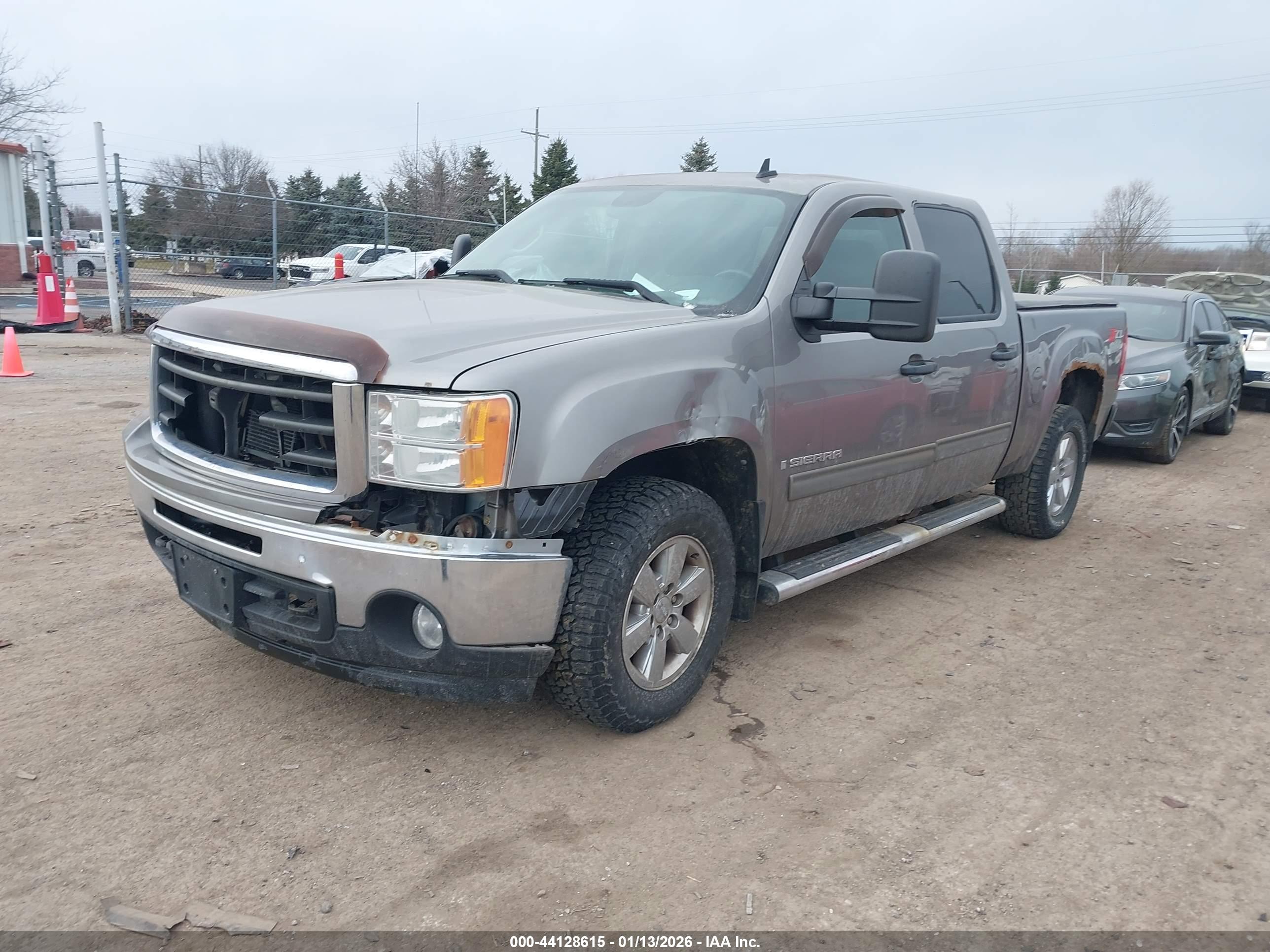 GMC SIERRA image 2