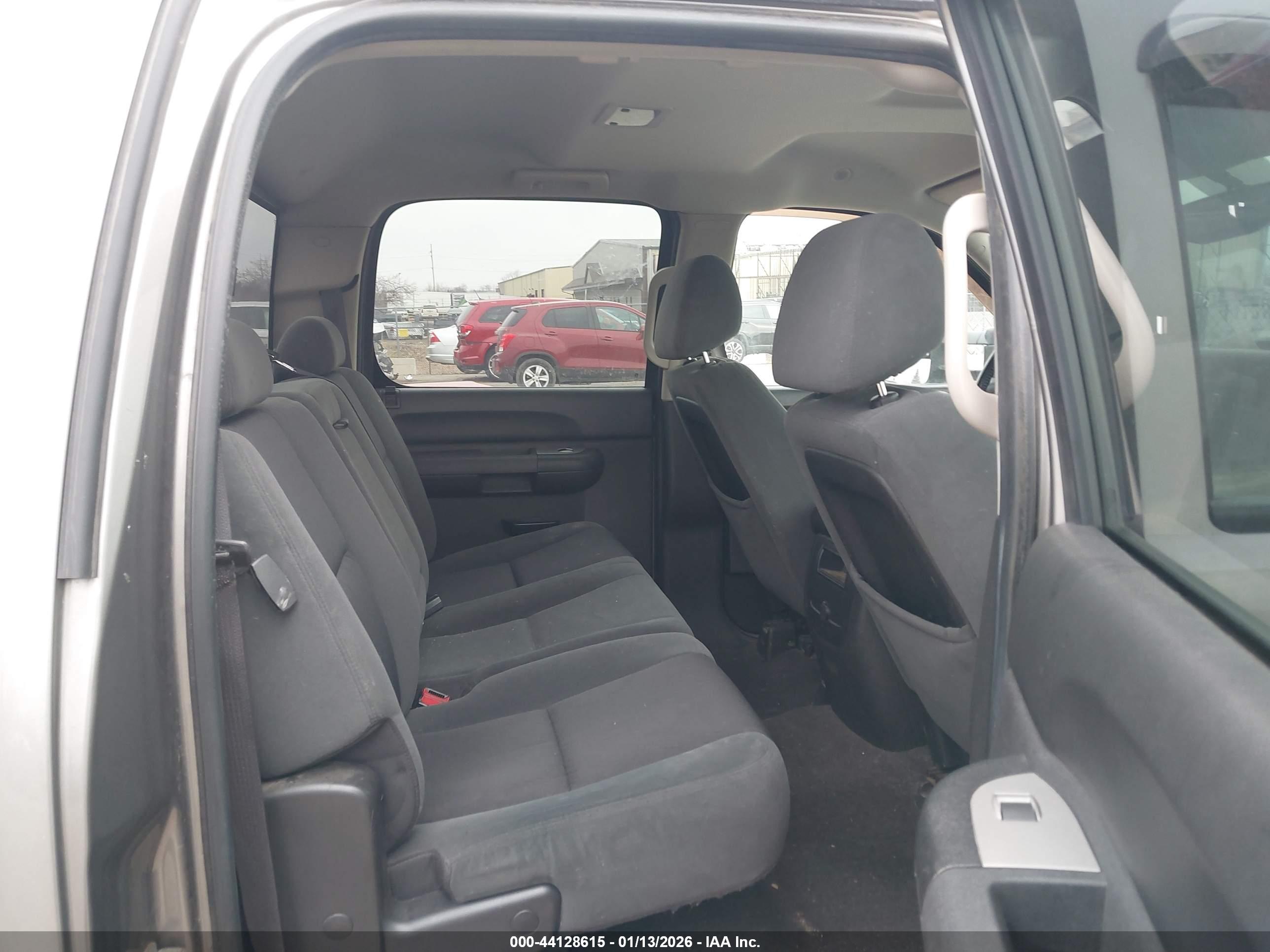 GMC SIERRA image 8