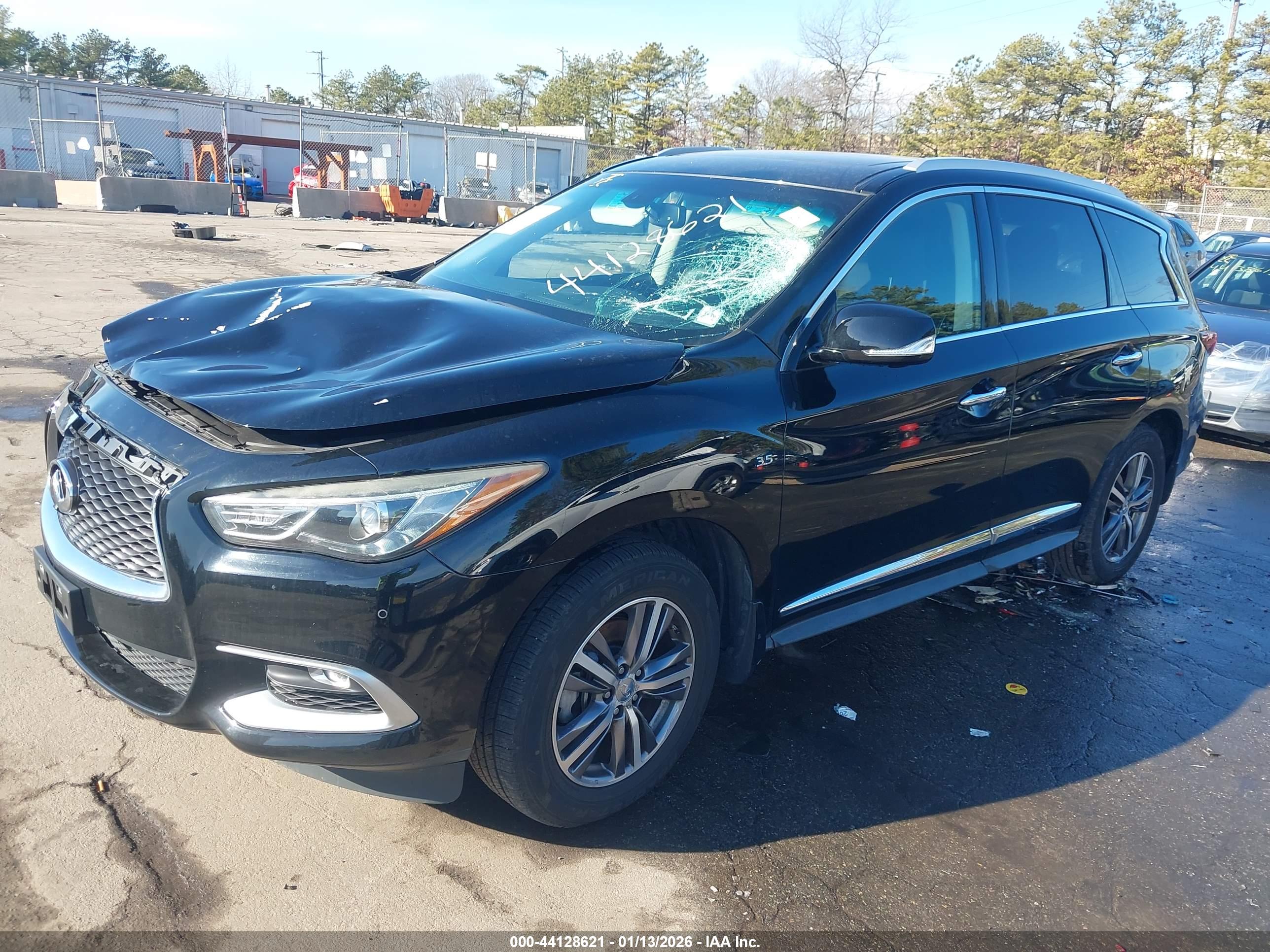 INFINITI QX60 image 2