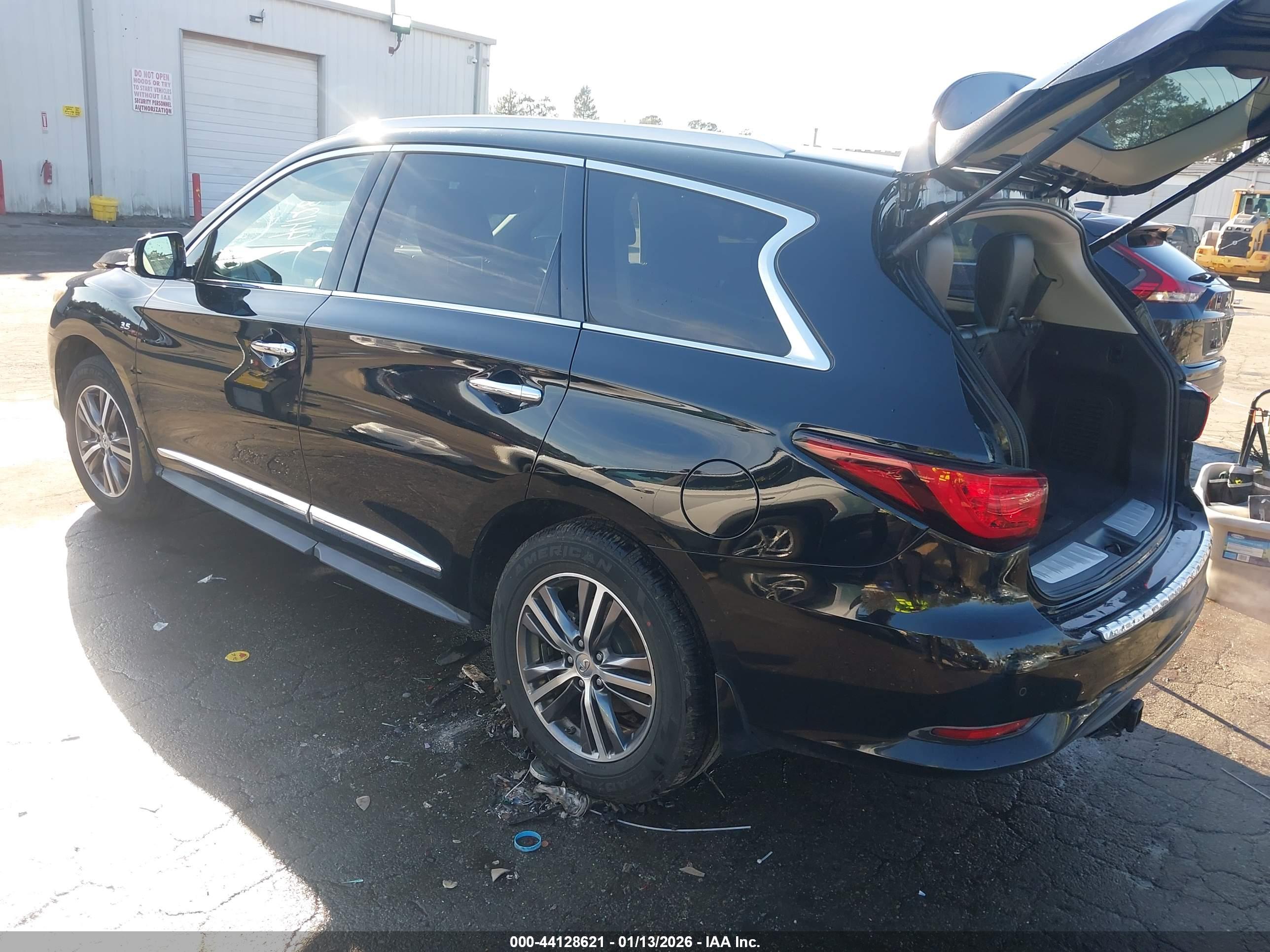 INFINITI QX60 image 3