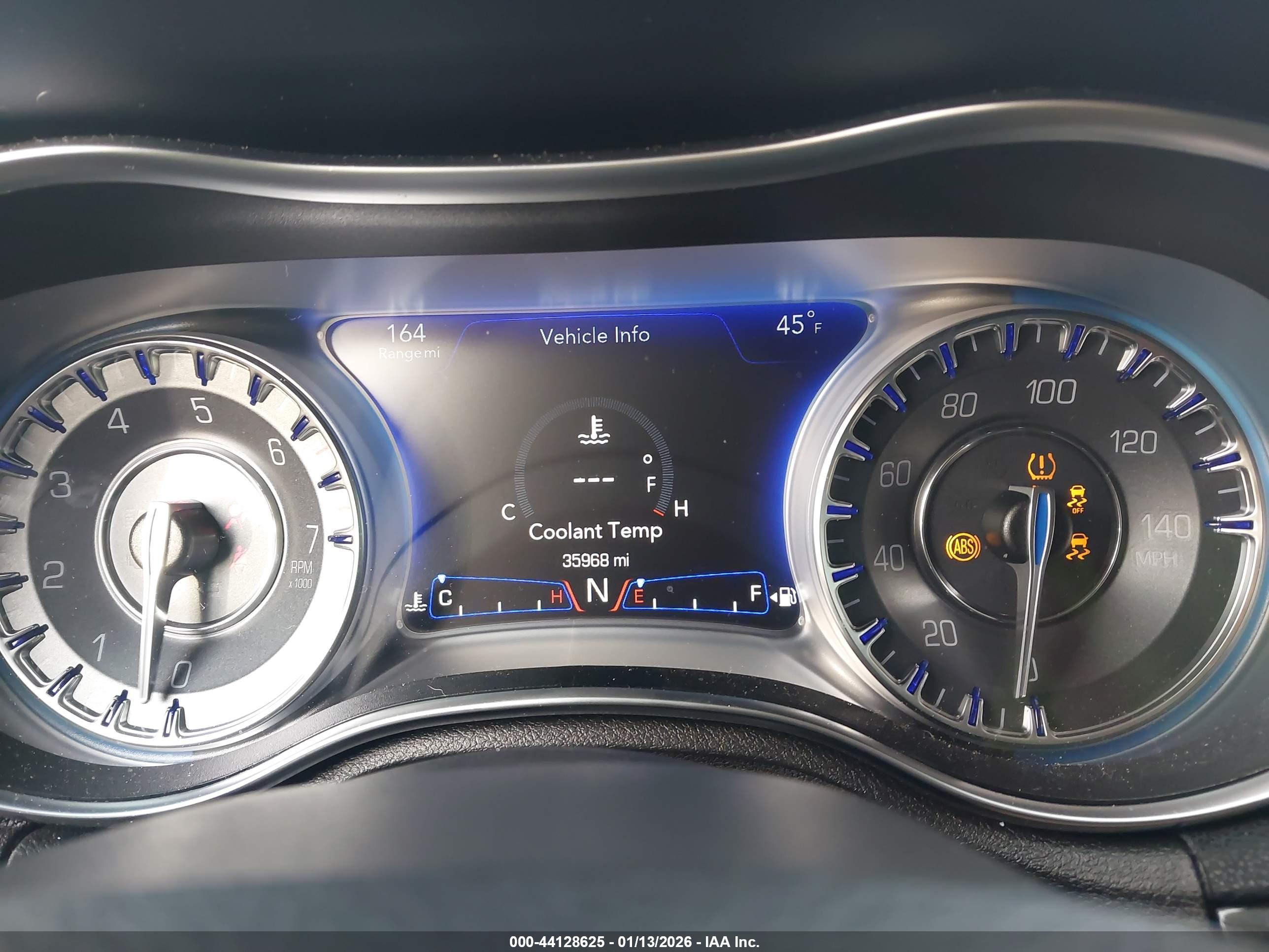 CHRYSLER 300 image 7