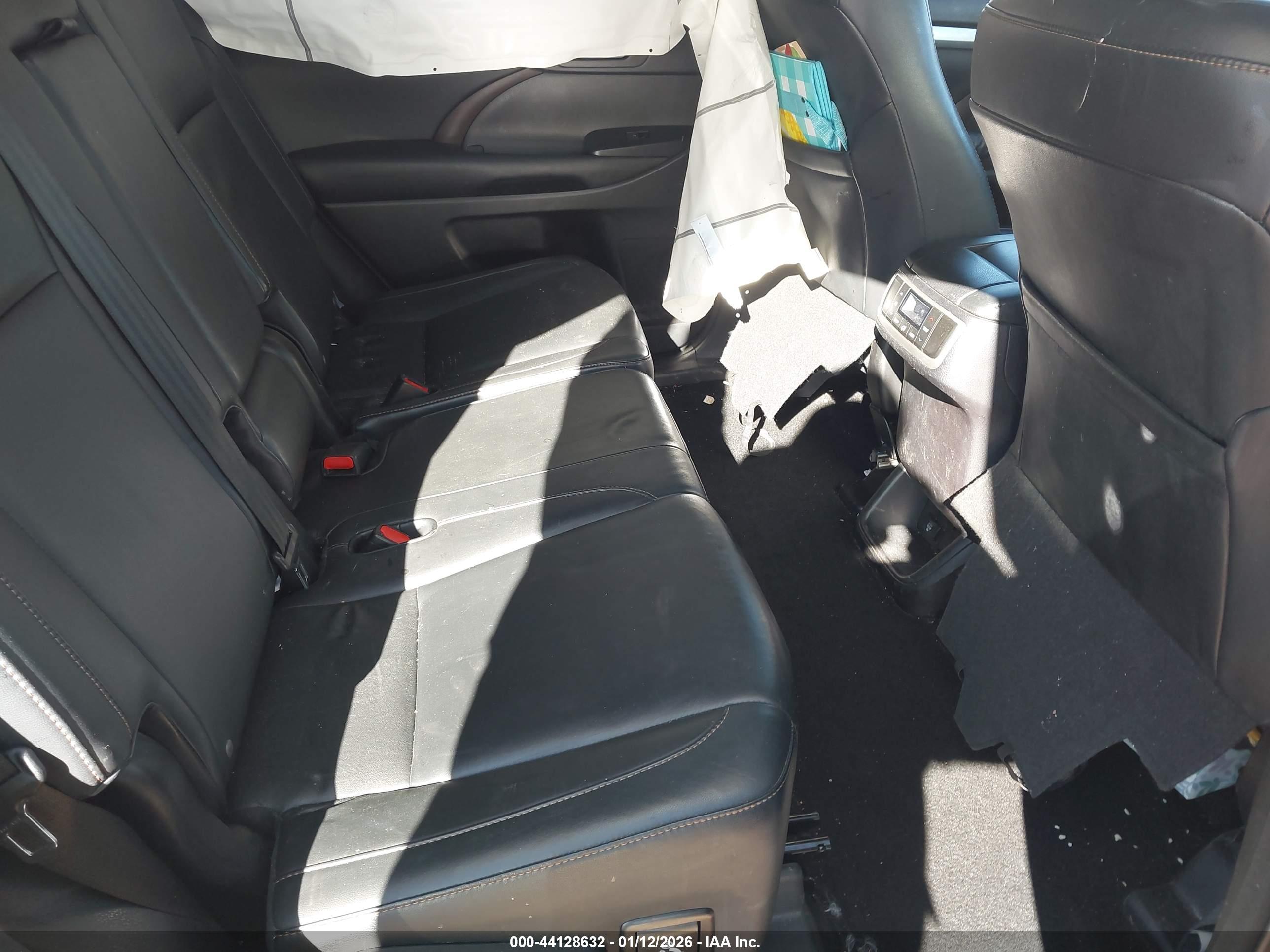 TOYOTA HIGHLANDER image 8