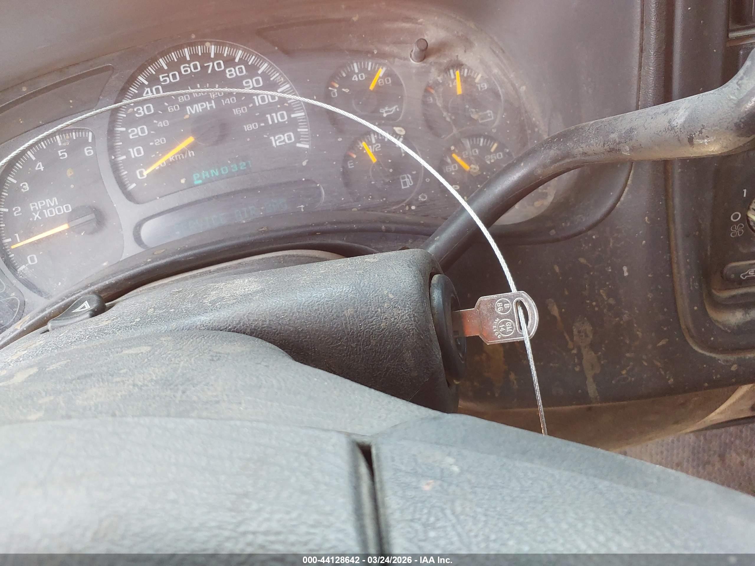 CHEVROLET SILVERADO image 11