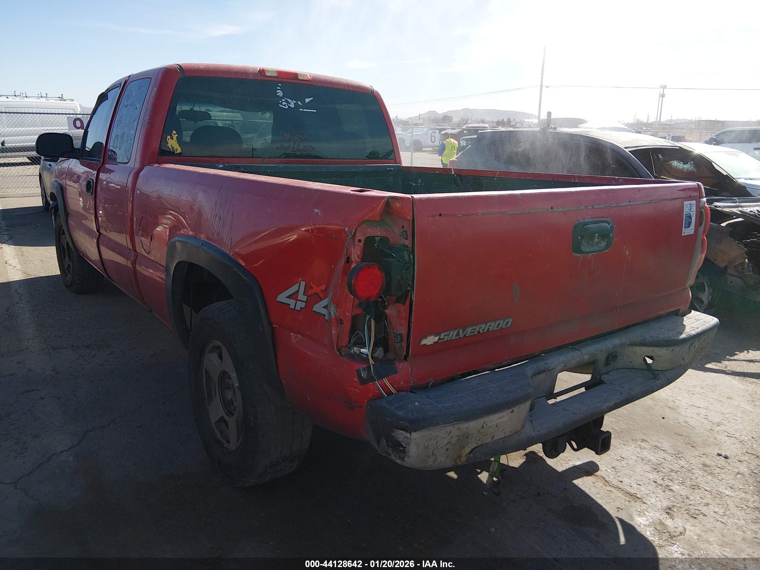 CHEVROLET SILVERADO image 3