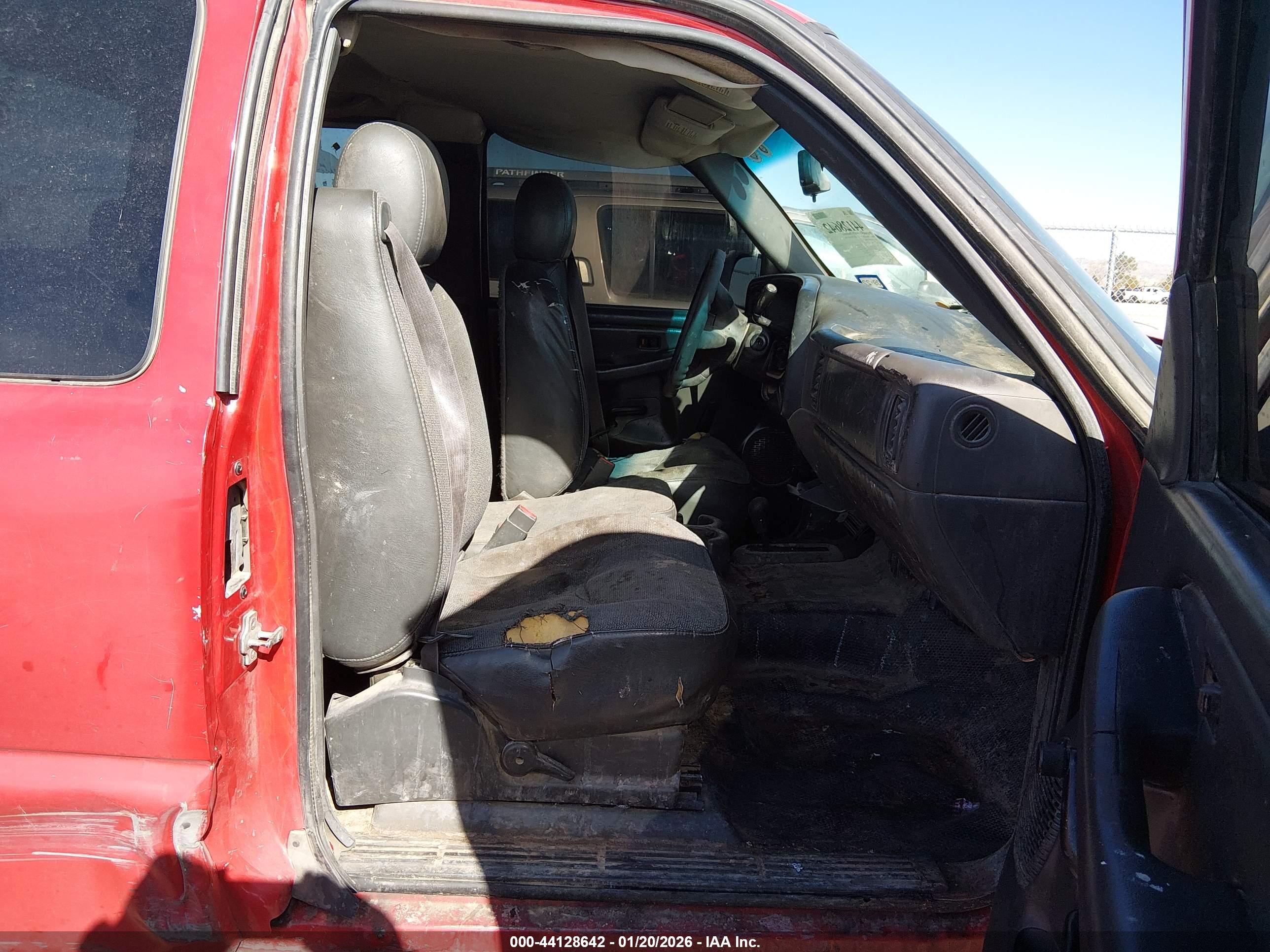 CHEVROLET SILVERADO image 5