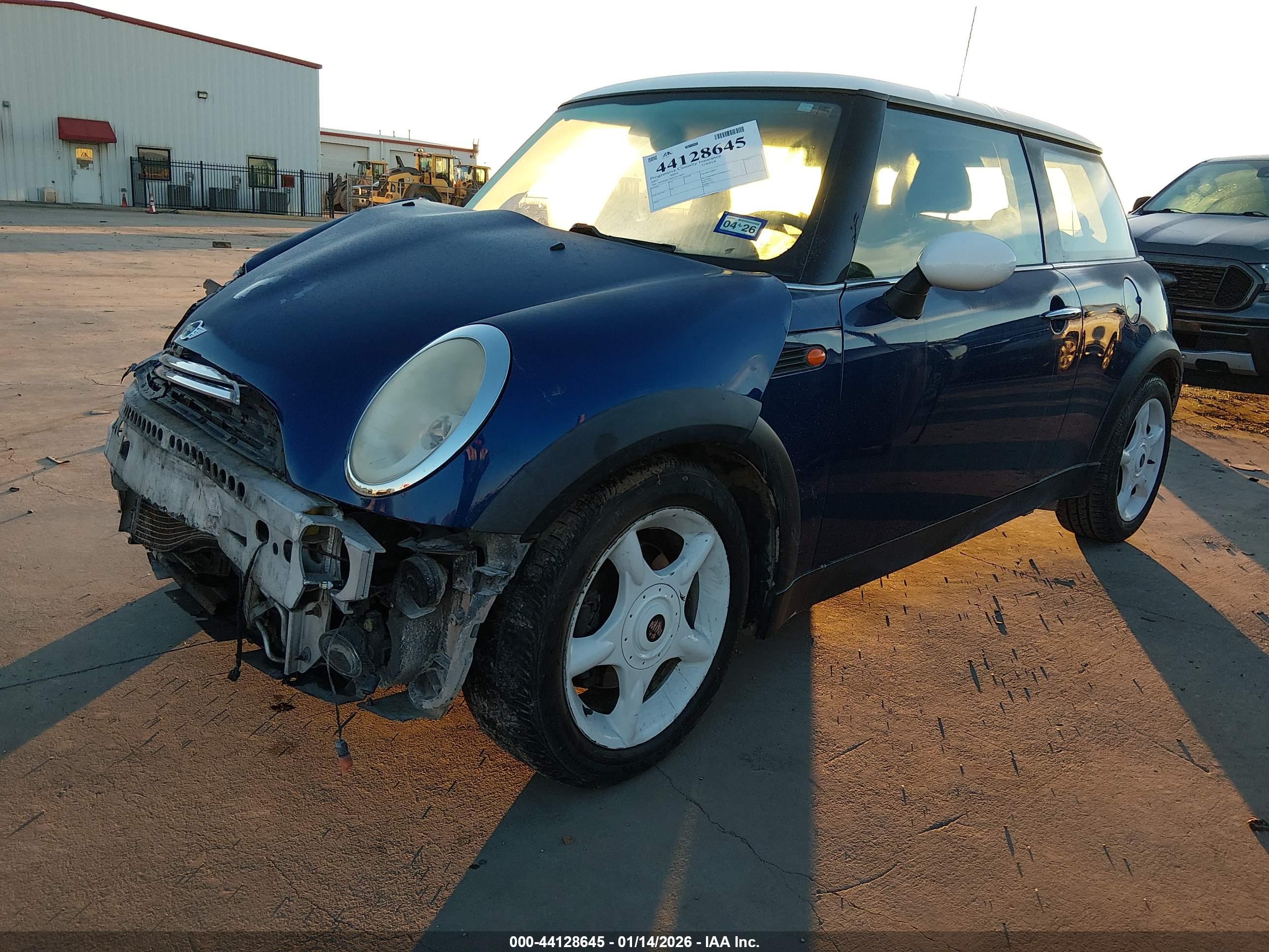 MINI COOPER image 2