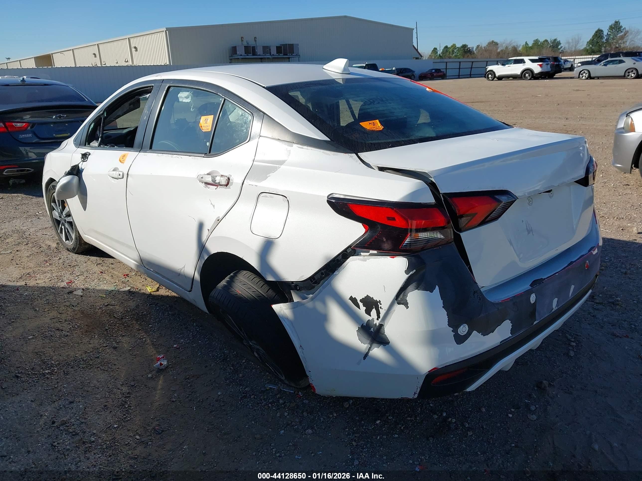 NISSAN VERSA image 3