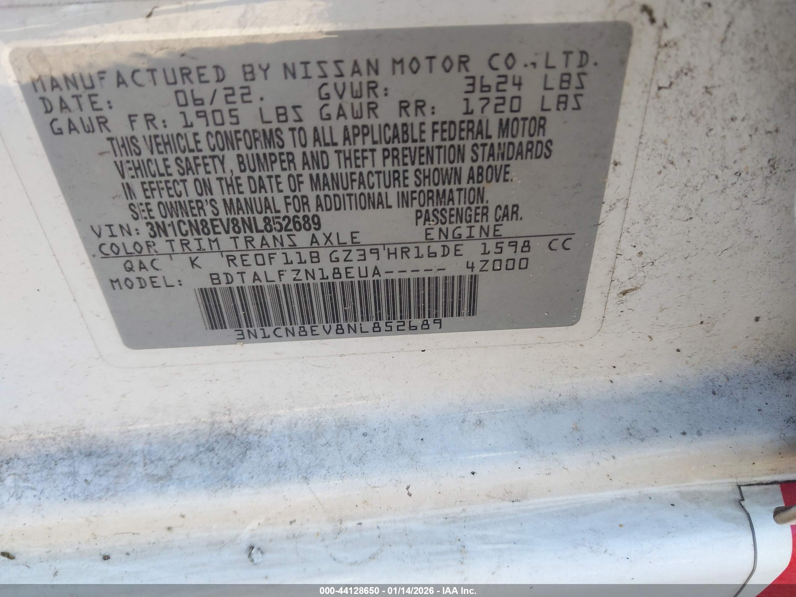 NISSAN VERSA image 9