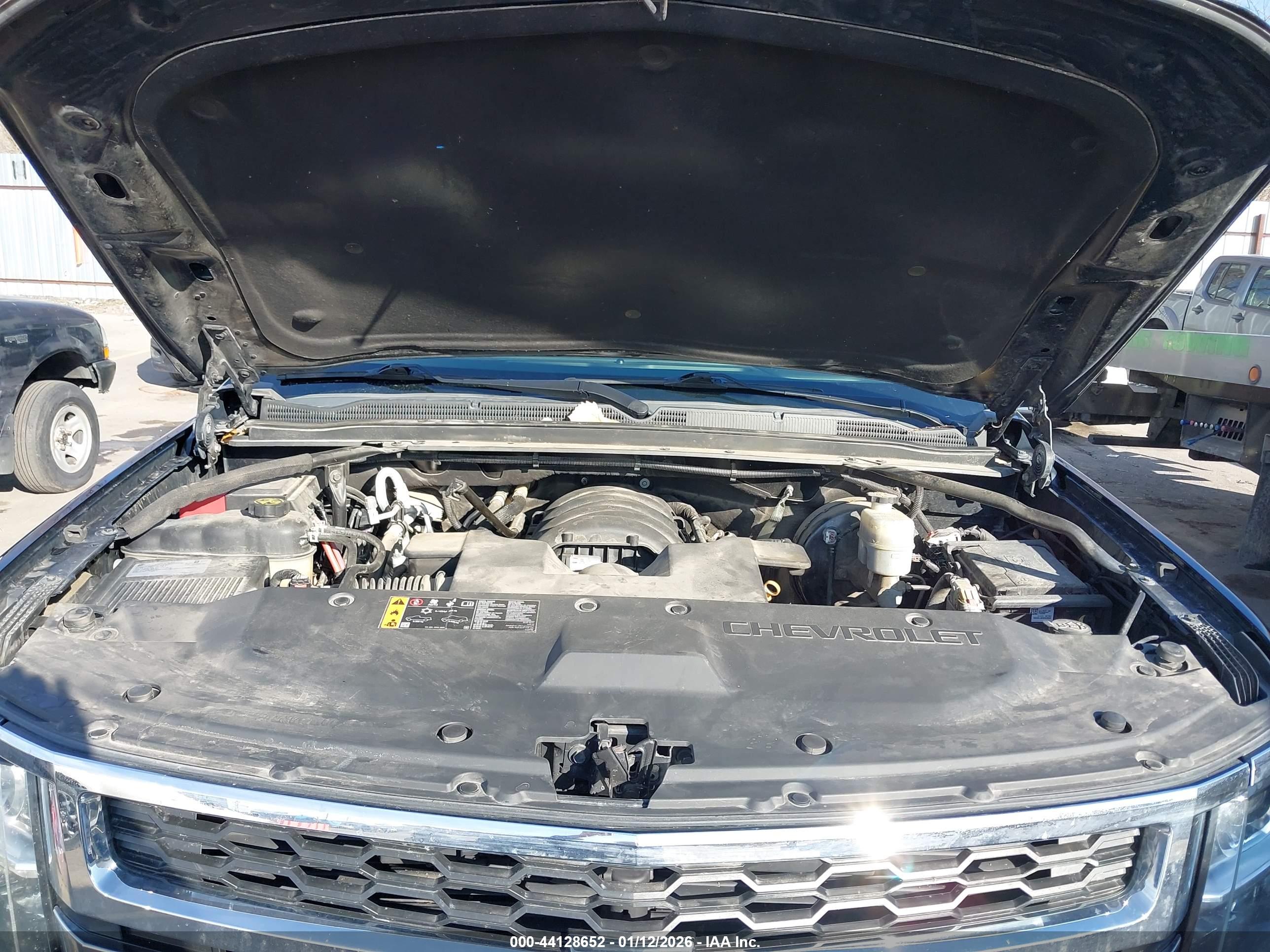 CHEVROLET SUBURBAN image 10
