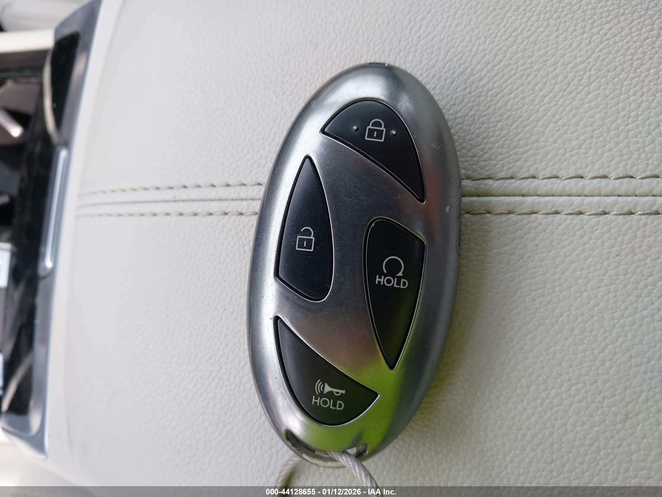 HYUNDAI TUCSON image 11