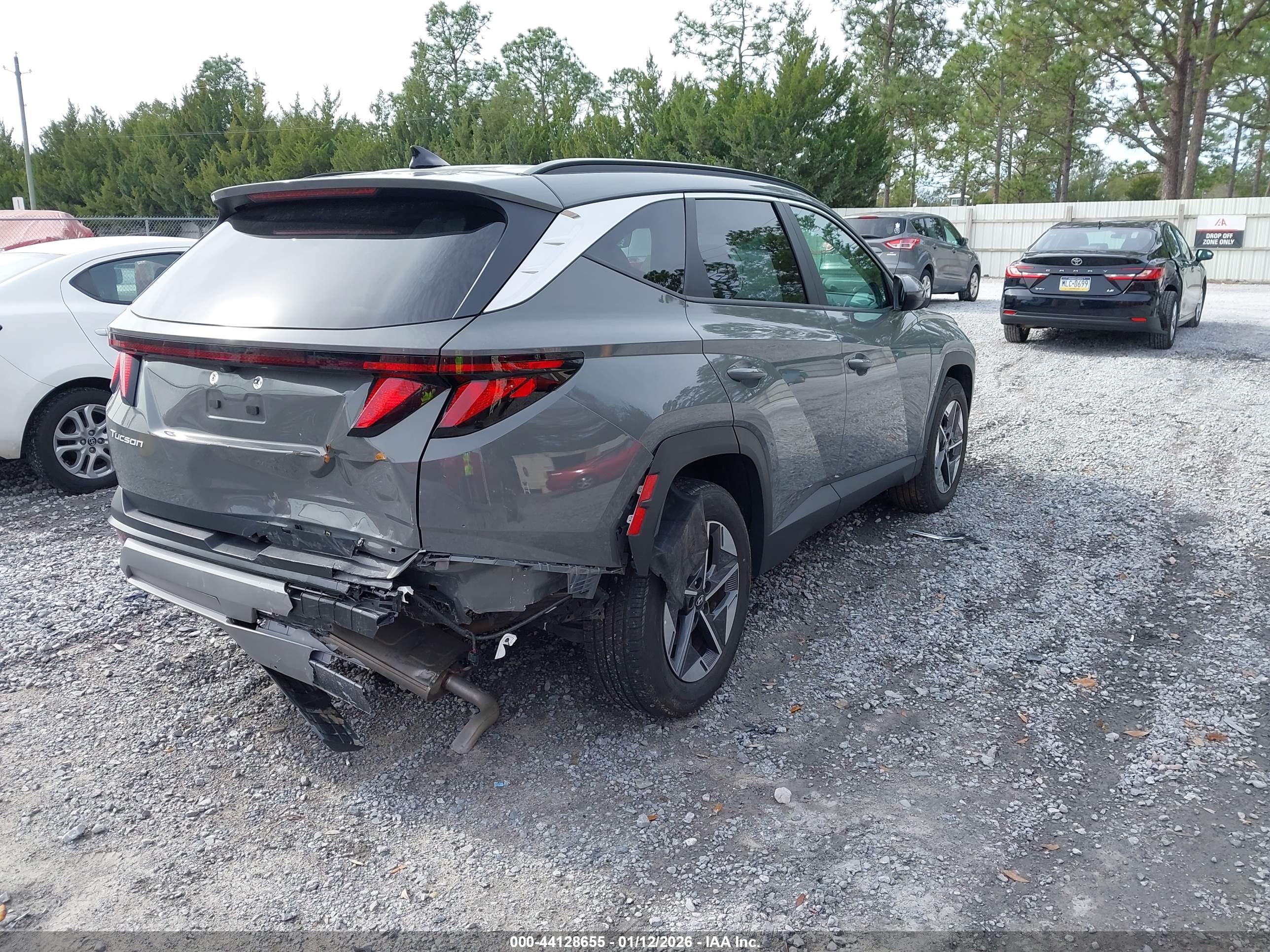 HYUNDAI TUCSON image 4
