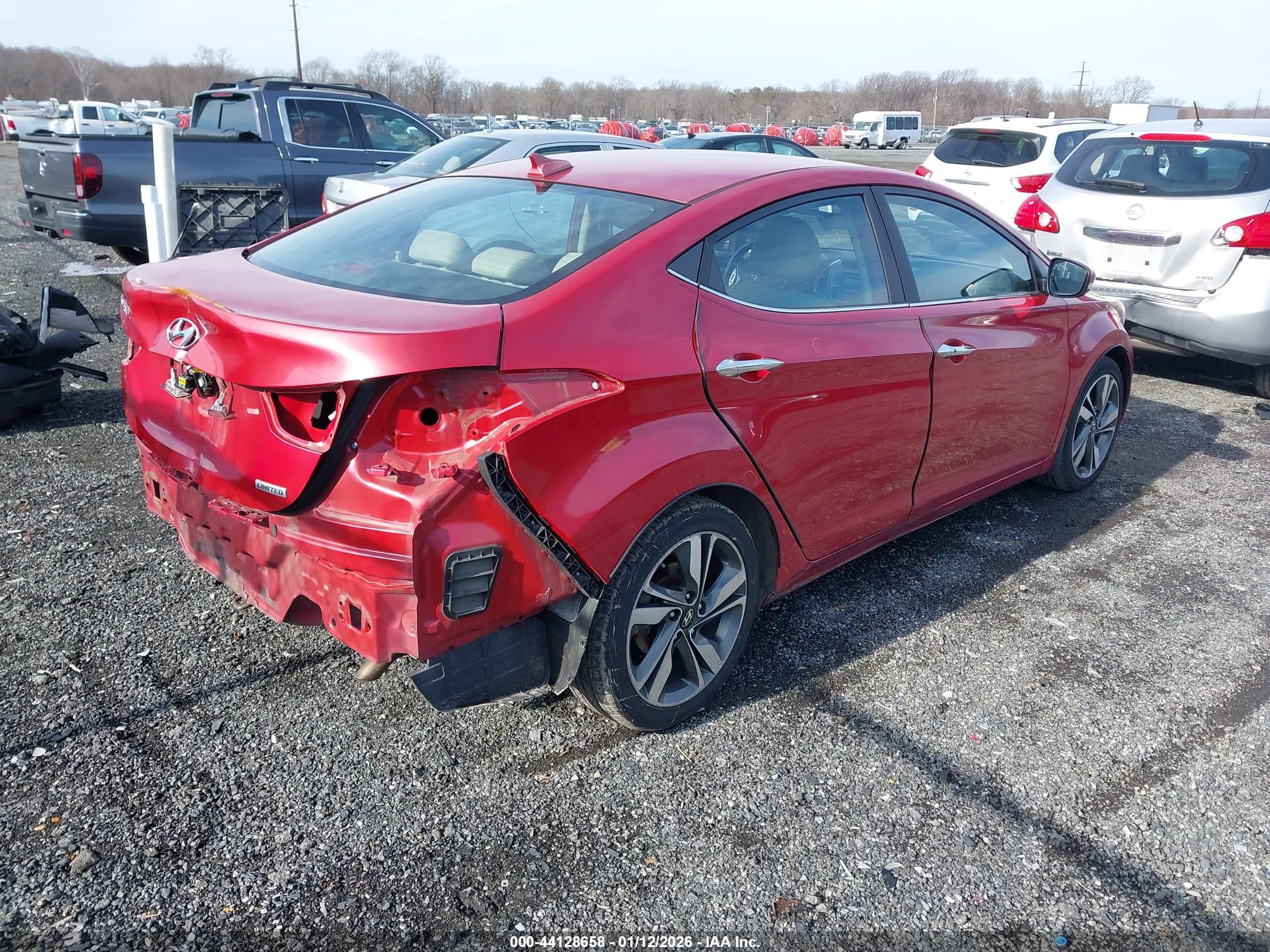 HYUNDAI ELANTRA image 4