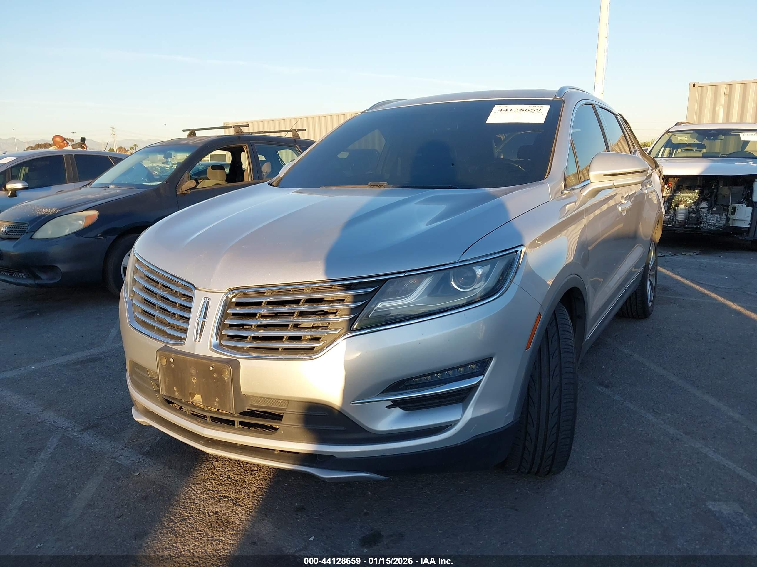 LINCOLN MKC image 2