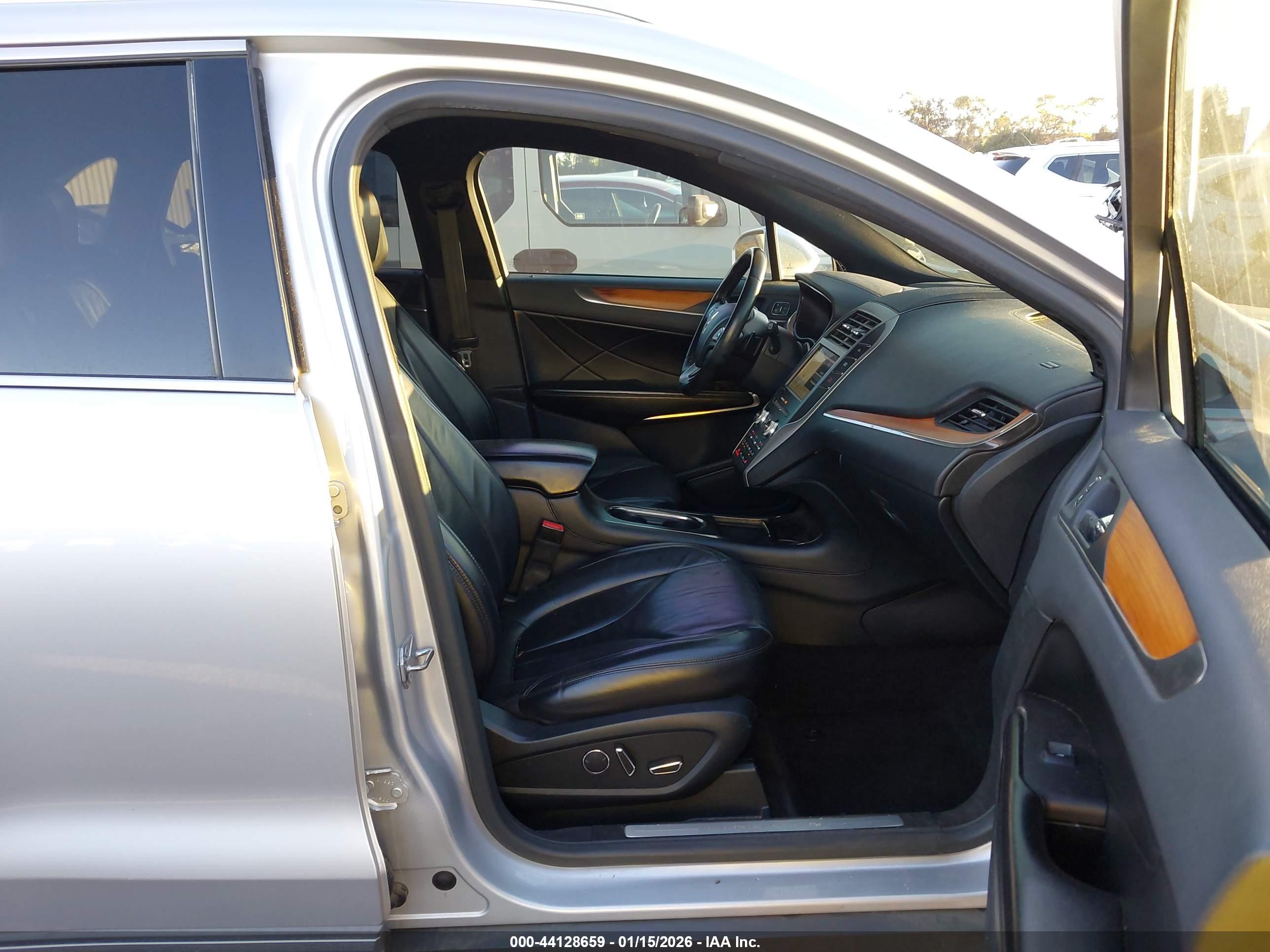 LINCOLN MKC image 5