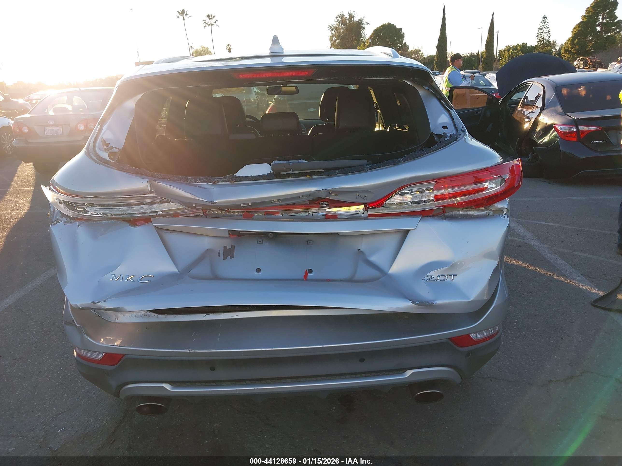 LINCOLN MKC image 6