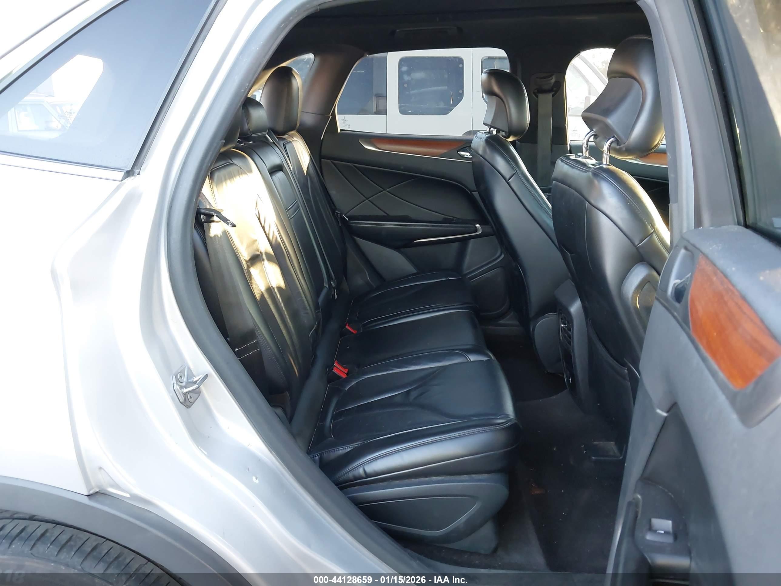 LINCOLN MKC image 8