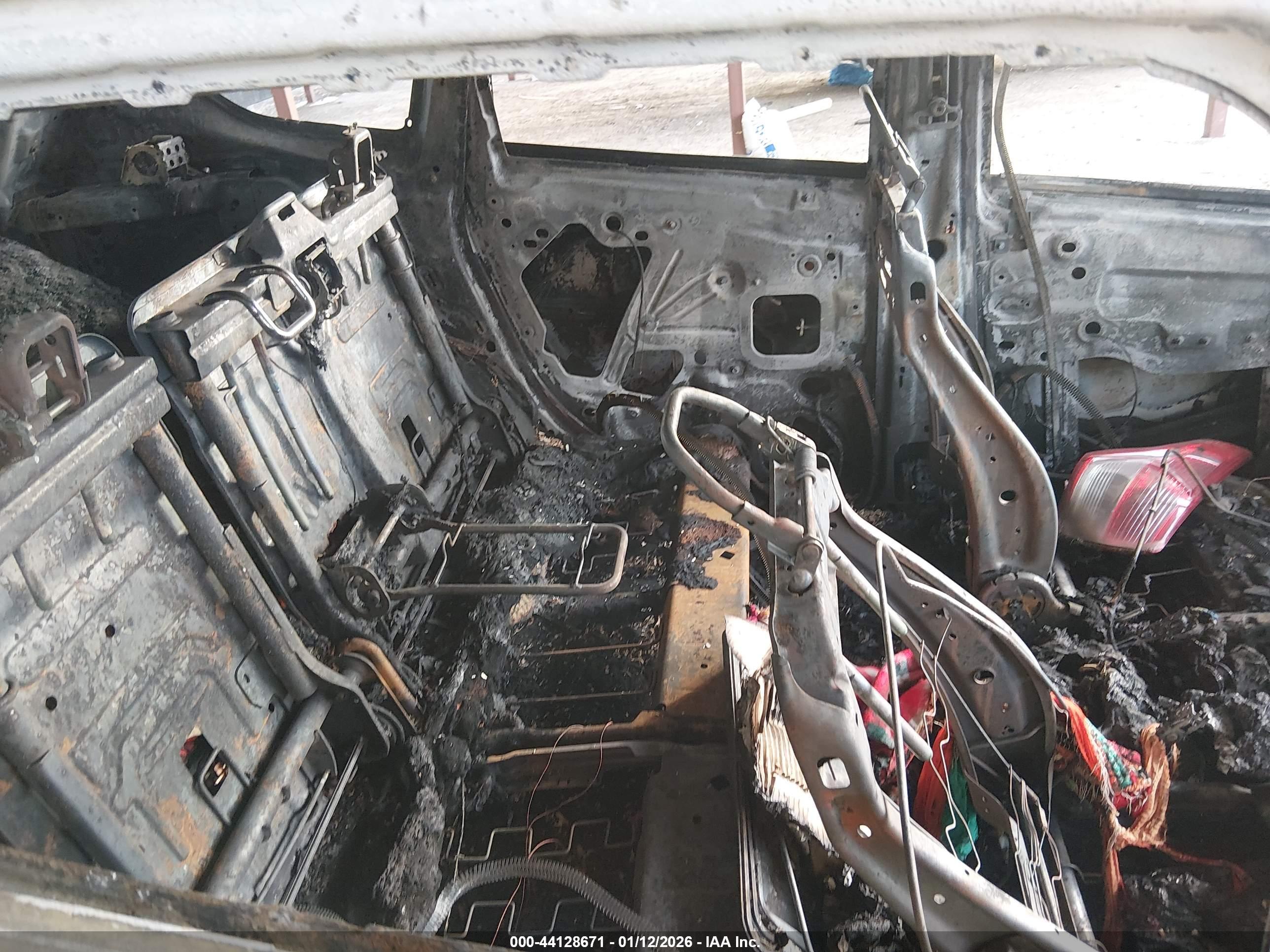 FORD ESCAPE image 8