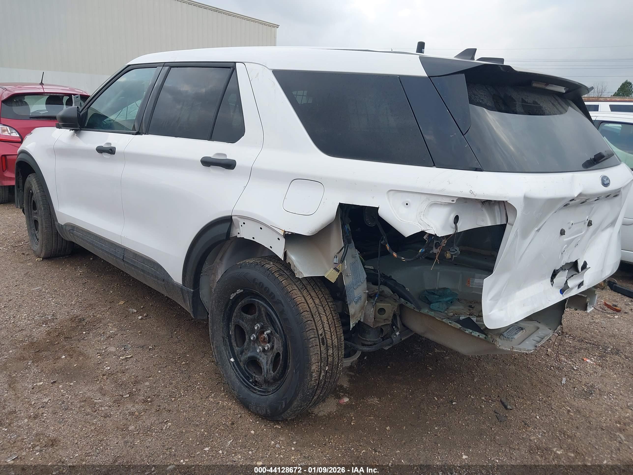 FORD EXPLORER image 3