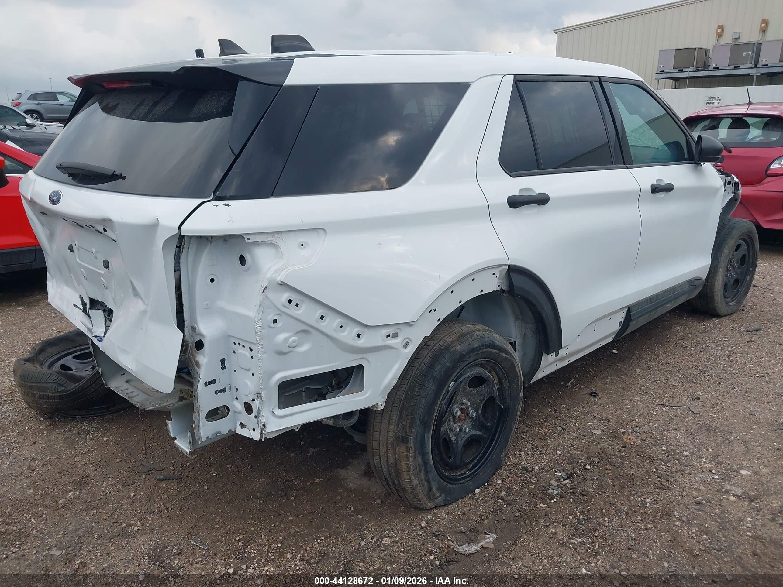 FORD EXPLORER image 4