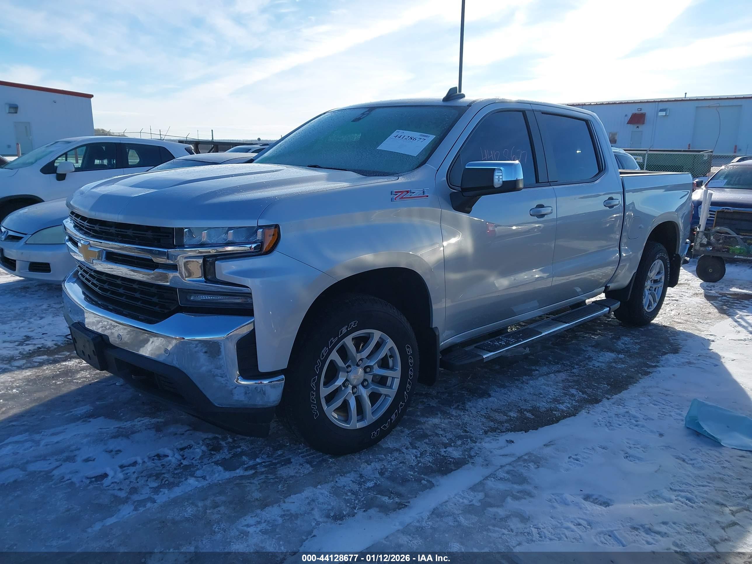 CHEVROLET SILVERADO image 2