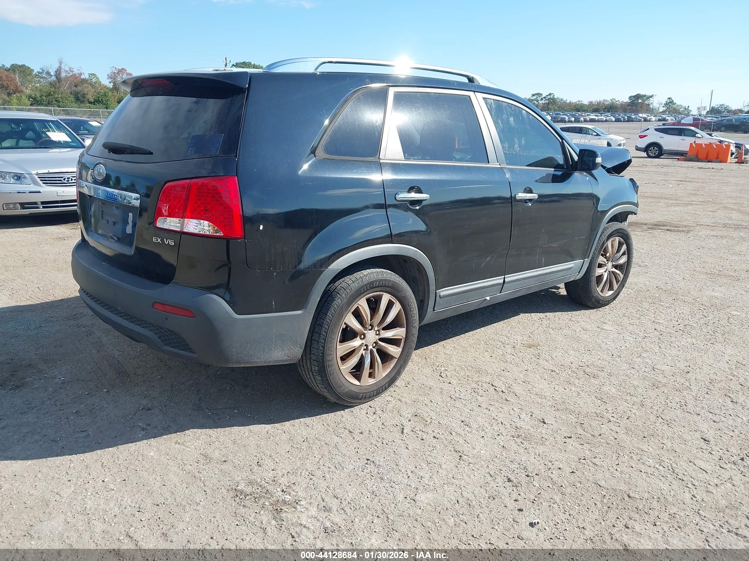 KIA SORENTO image 4