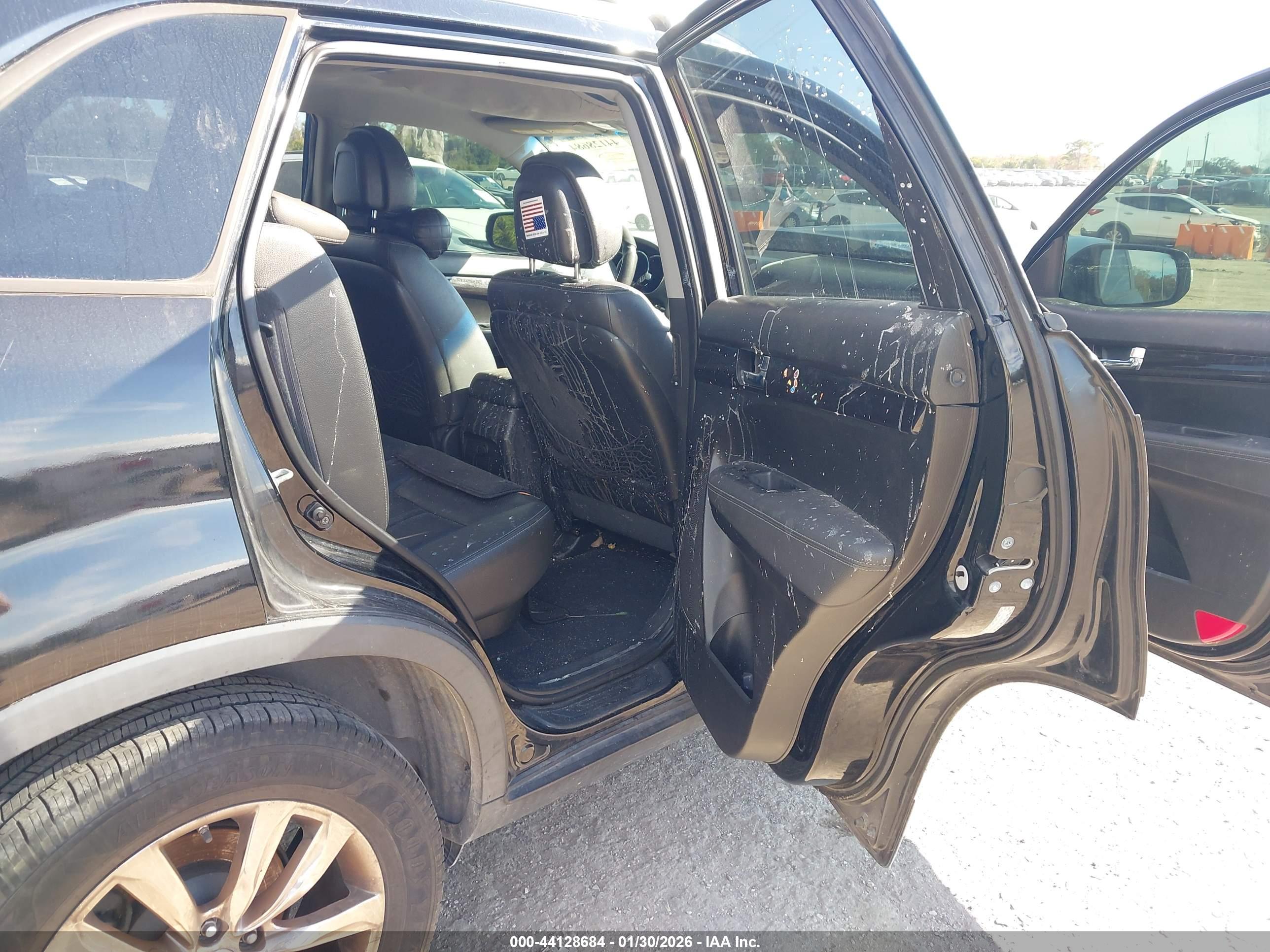 KIA SORENTO image 8