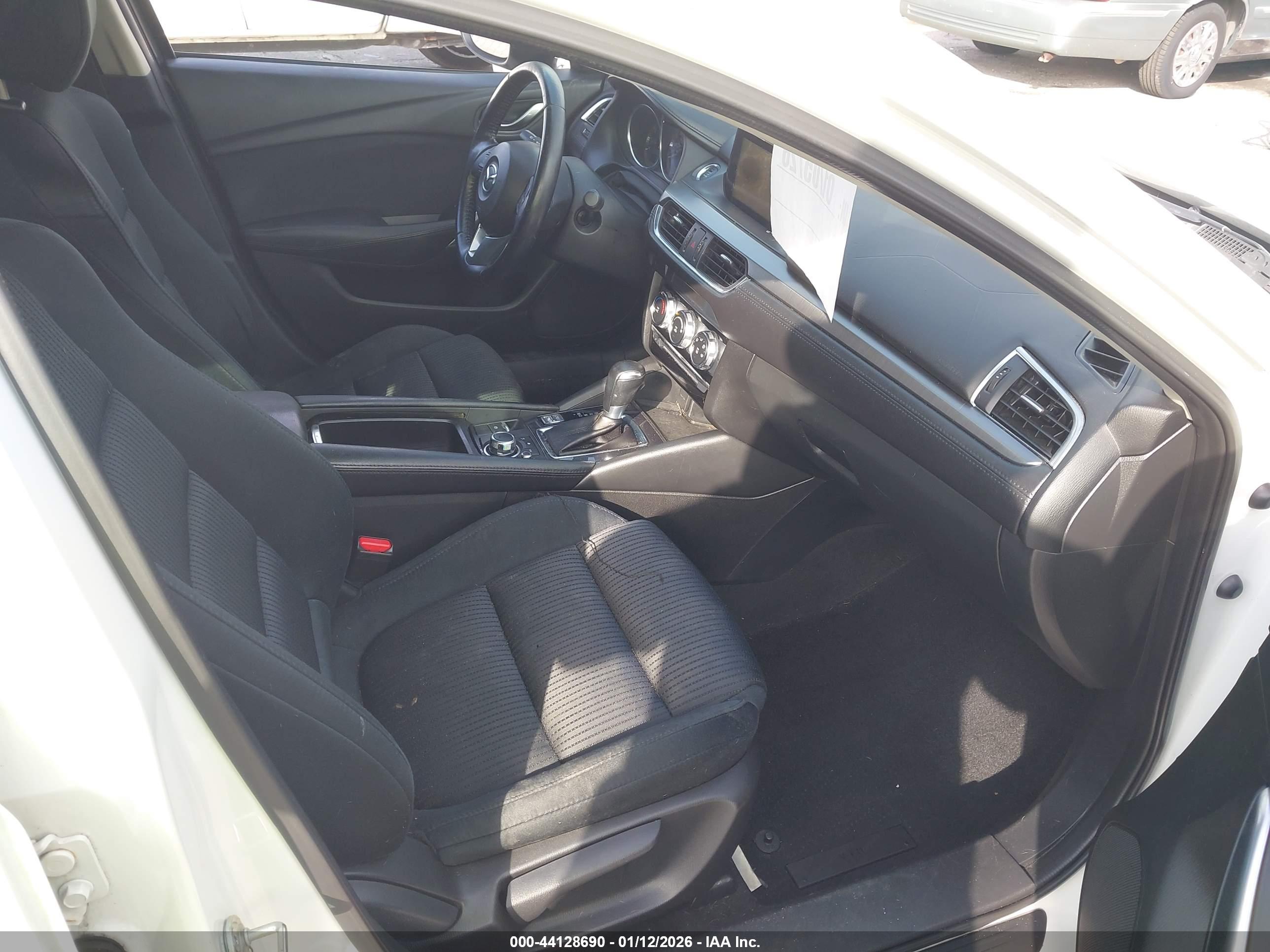 MAZDA 6 image 5