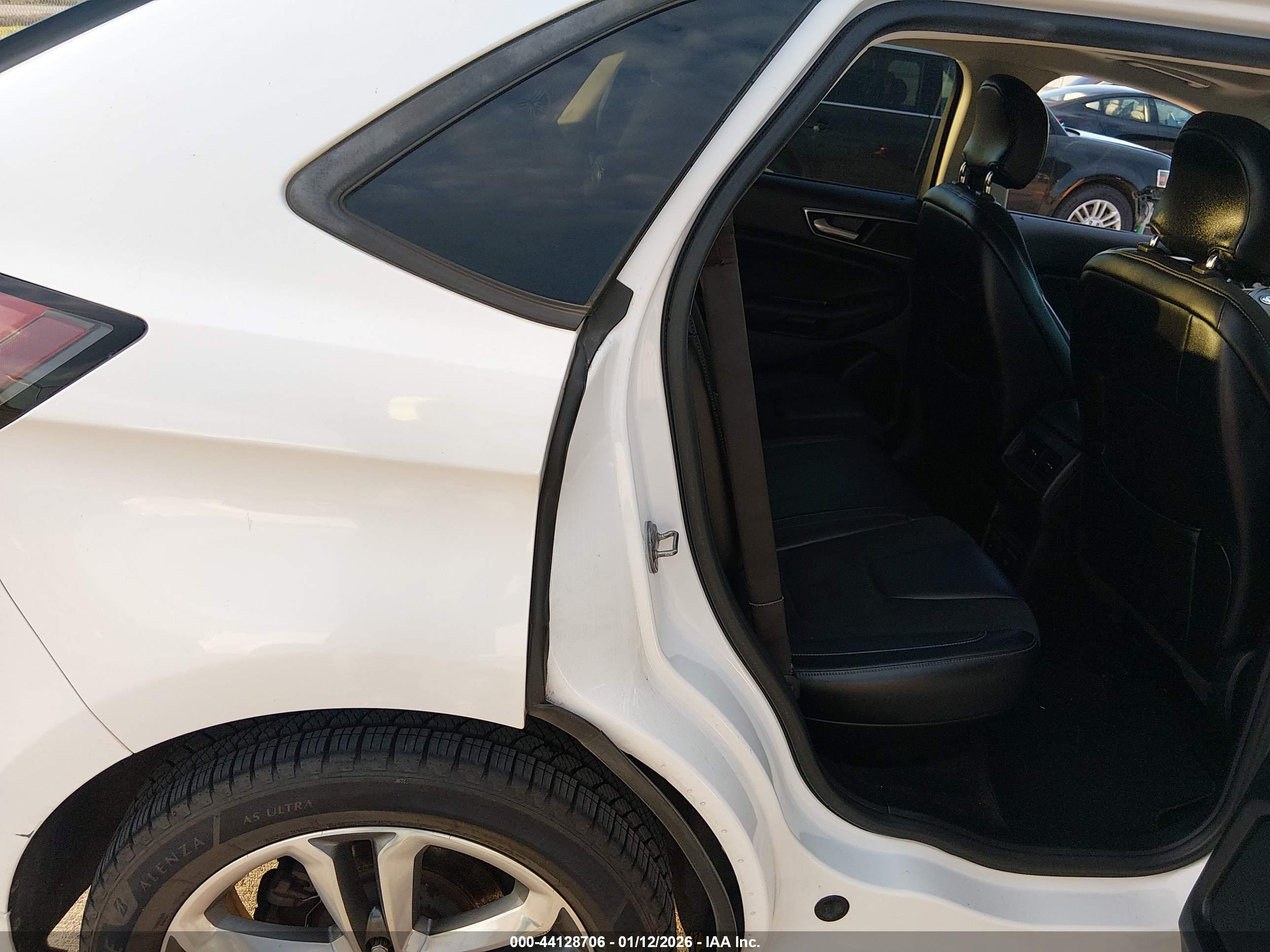 FORD EDGE image 8