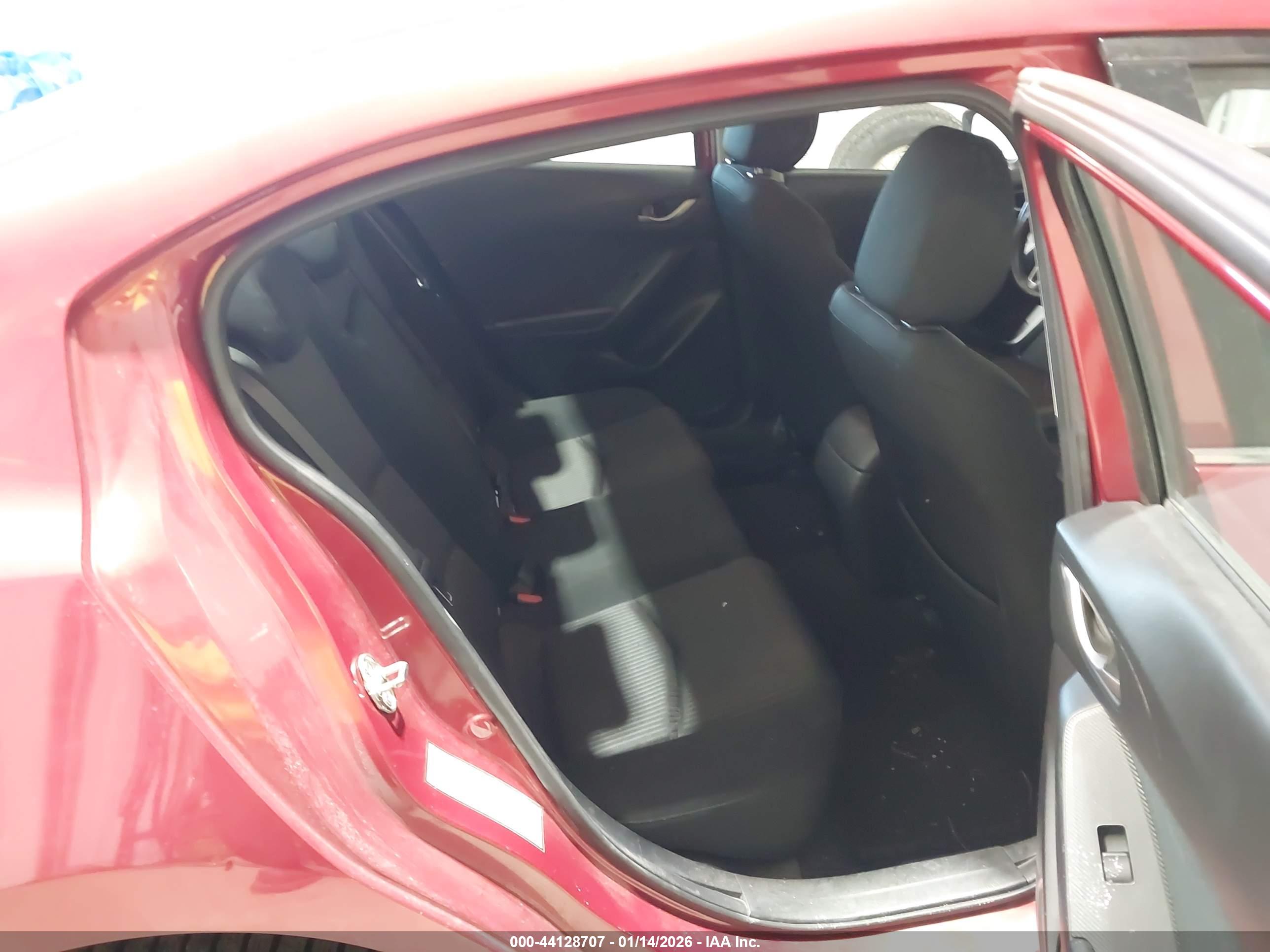 MAZDA MAZDA3 image 8