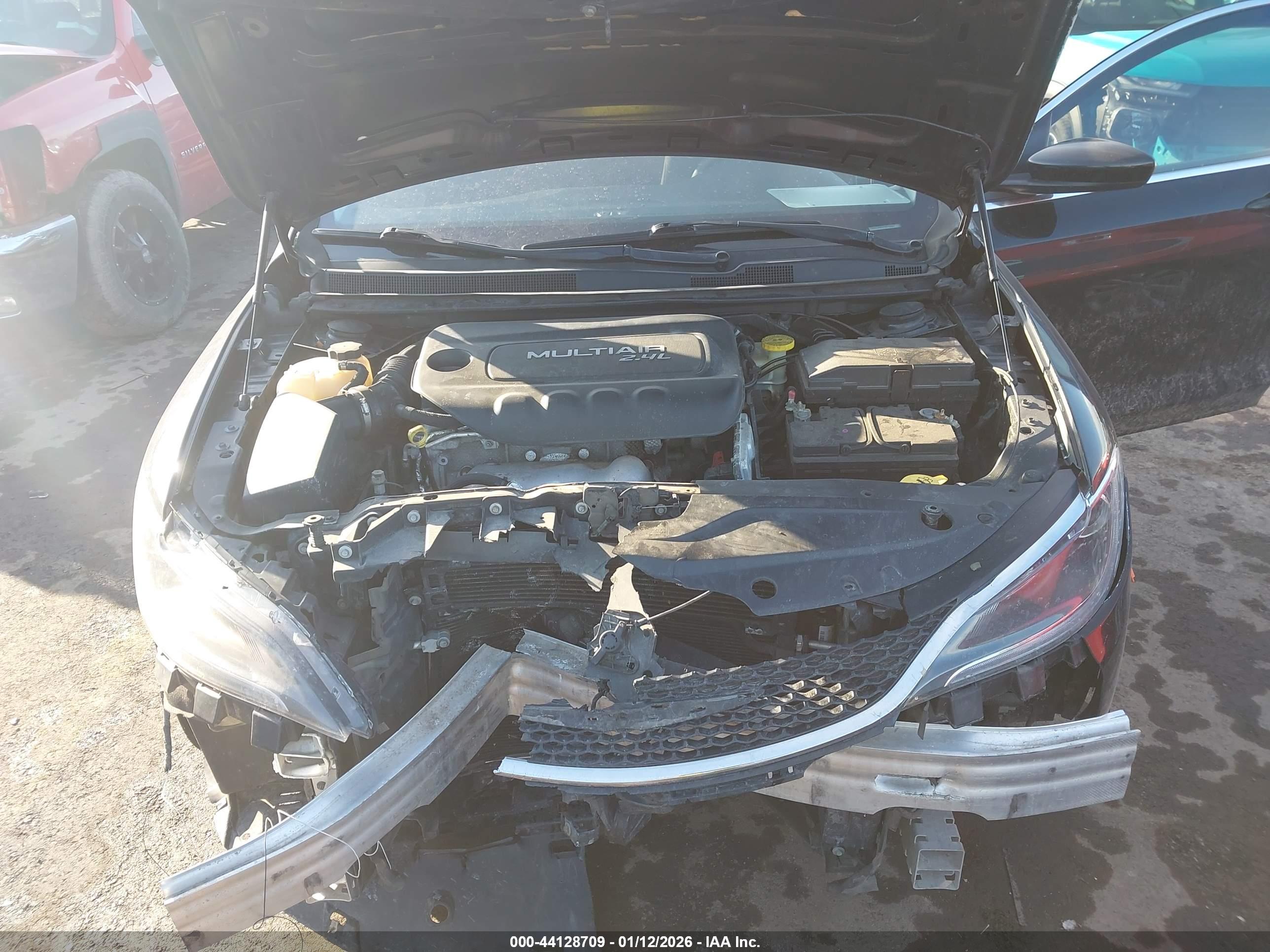CHRYSLER 200 image 10