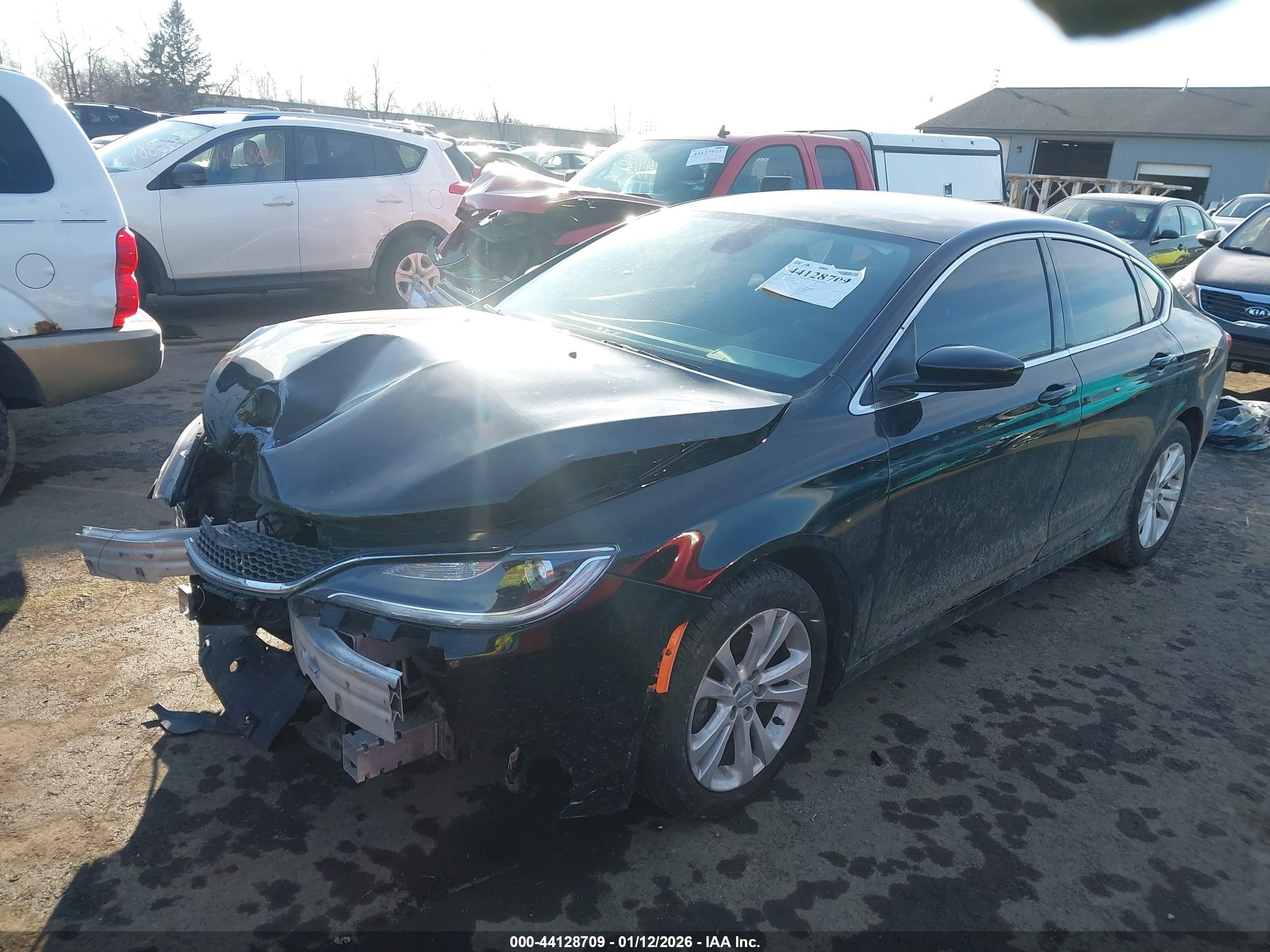 CHRYSLER 200 image 2