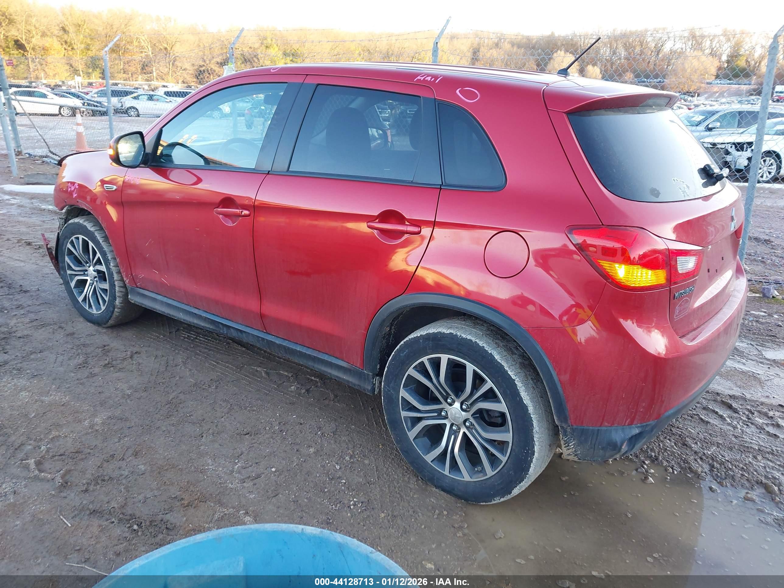 MITSUBISHI OUTLANDER image 3