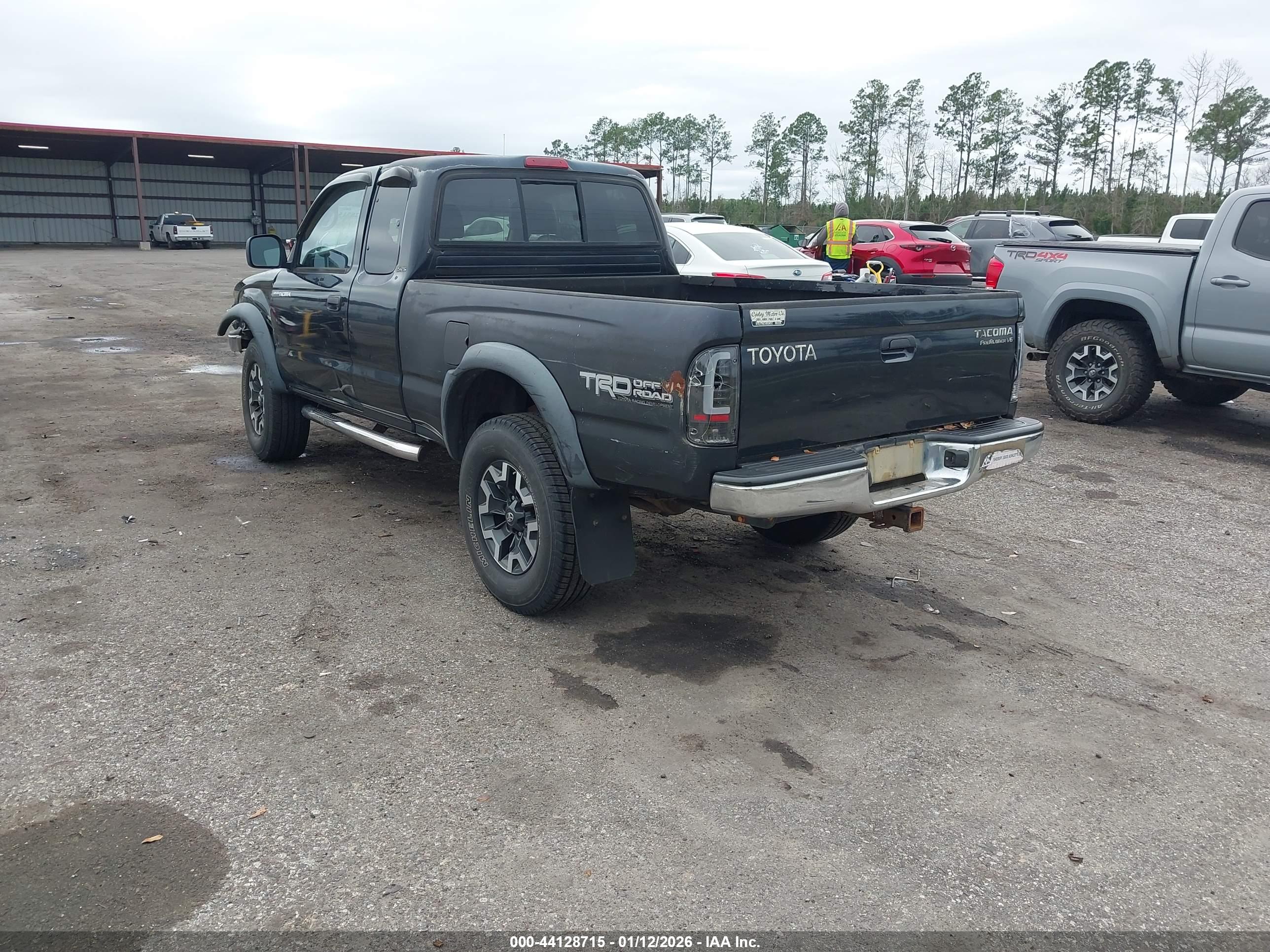 TOYOTA TACOMA image 3
