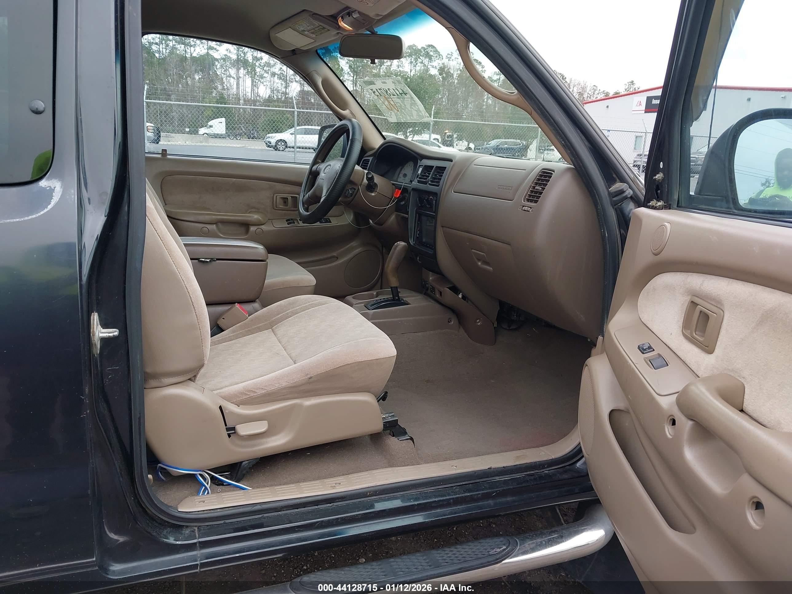 TOYOTA TACOMA image 5