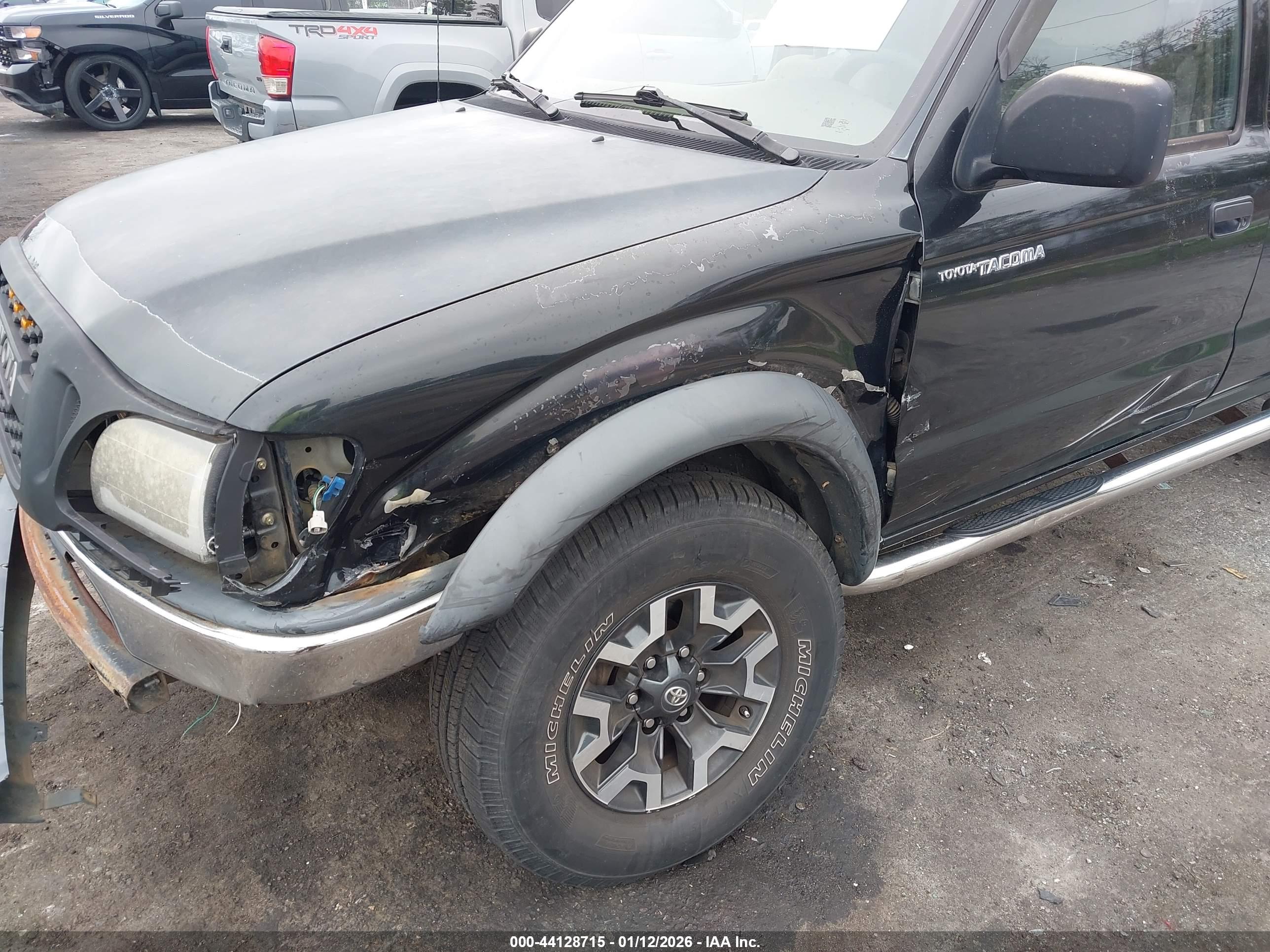 TOYOTA TACOMA image 6