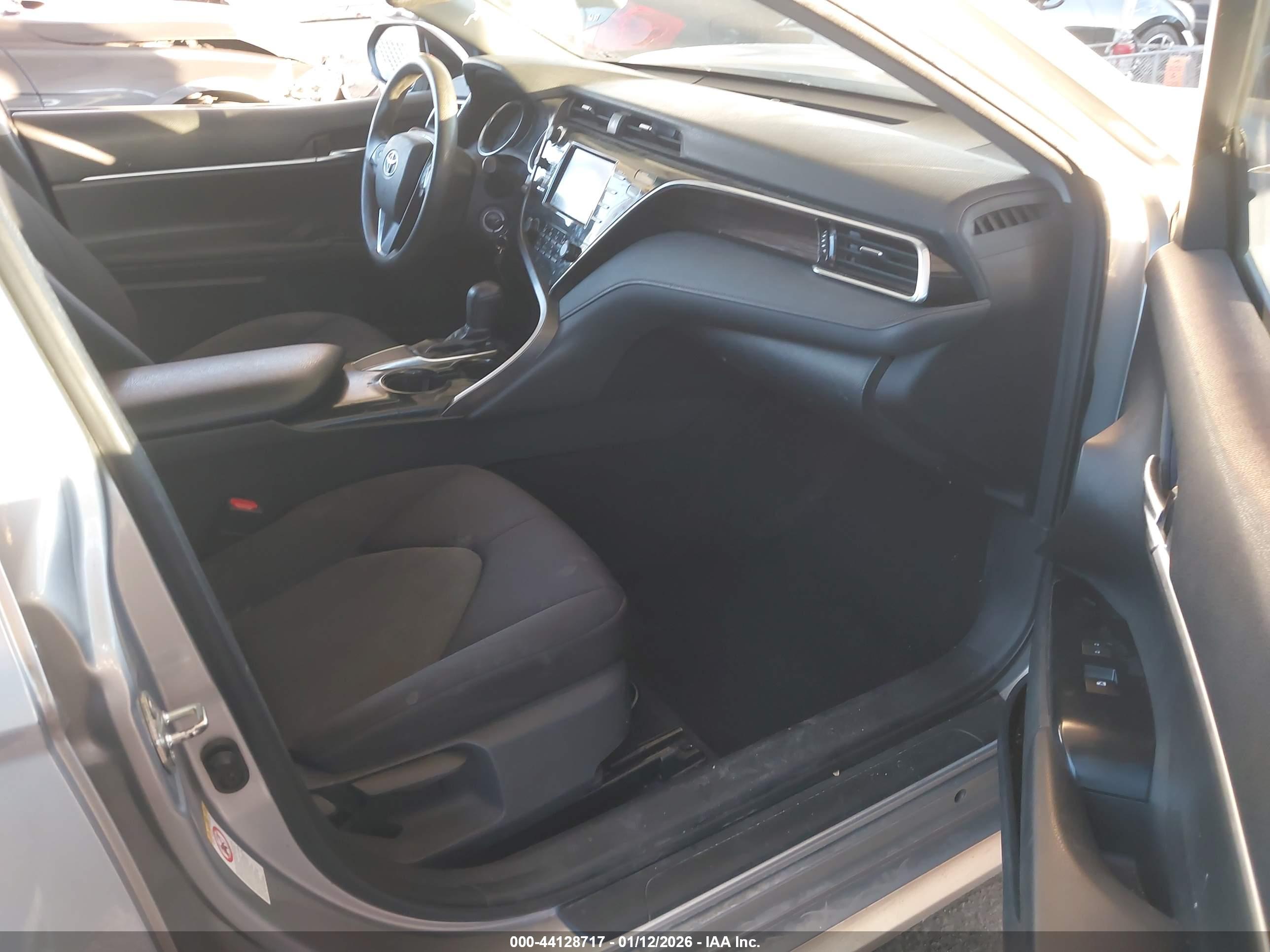 TOYOTA CAMRY image 5