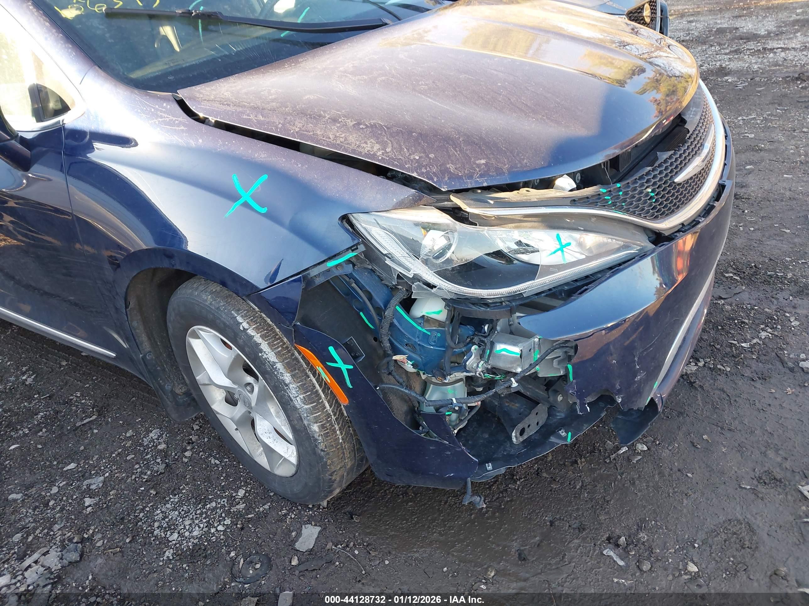 CHRYSLER PACIFICA image 6