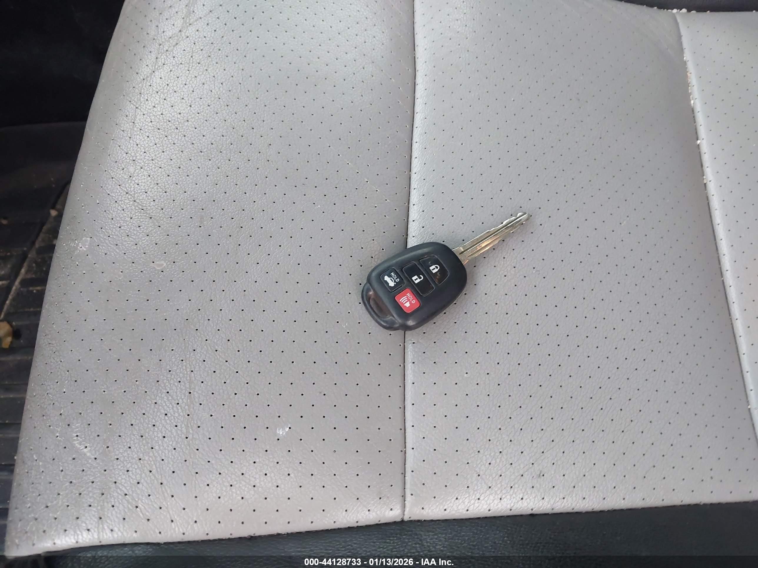 TOYOTA CAMRY image 11