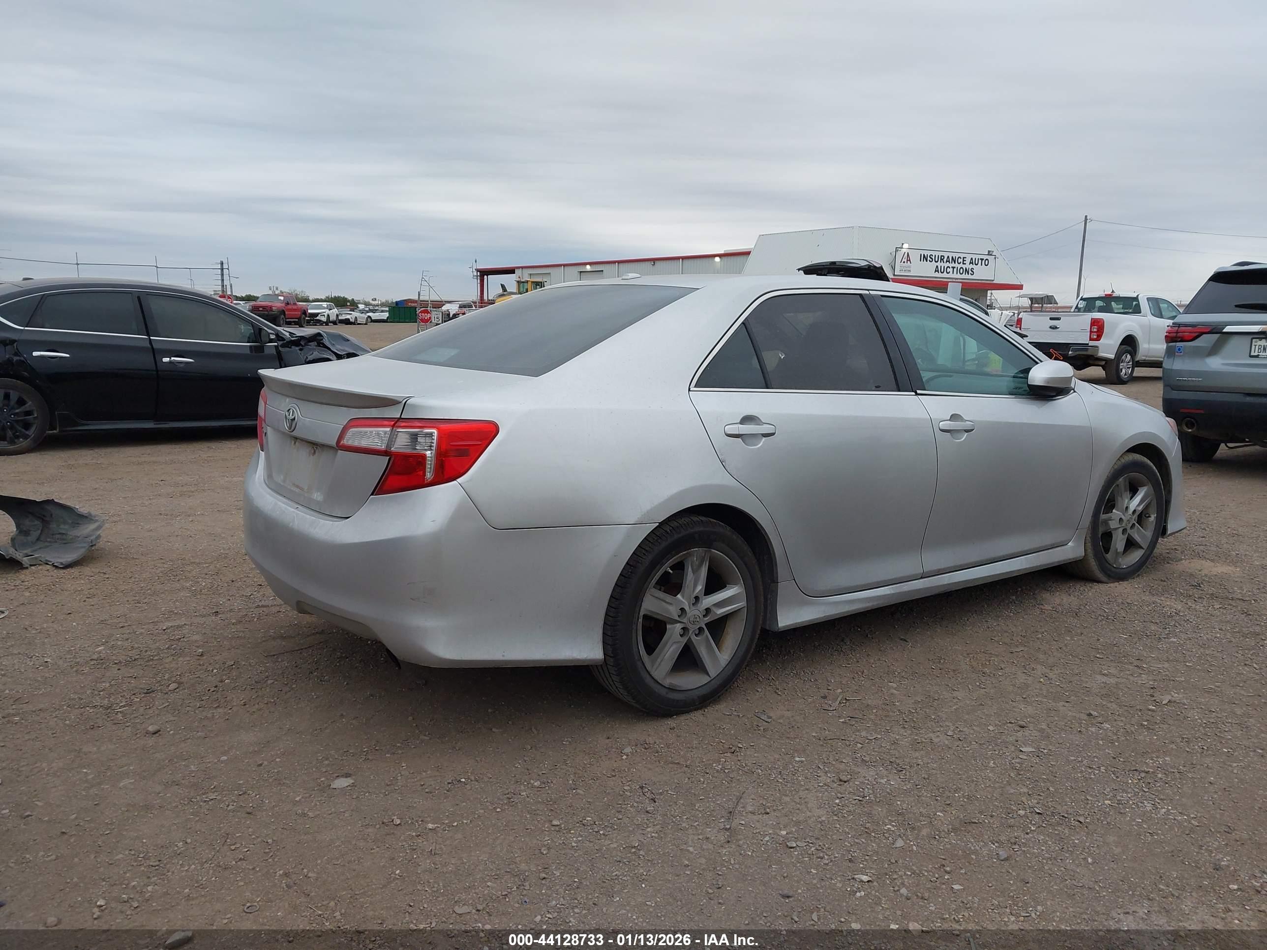 TOYOTA CAMRY image 4