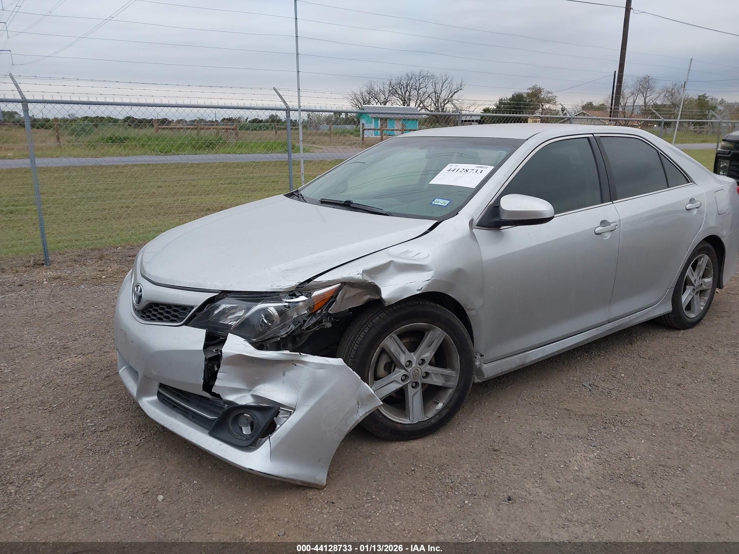 TOYOTA CAMRY image 6