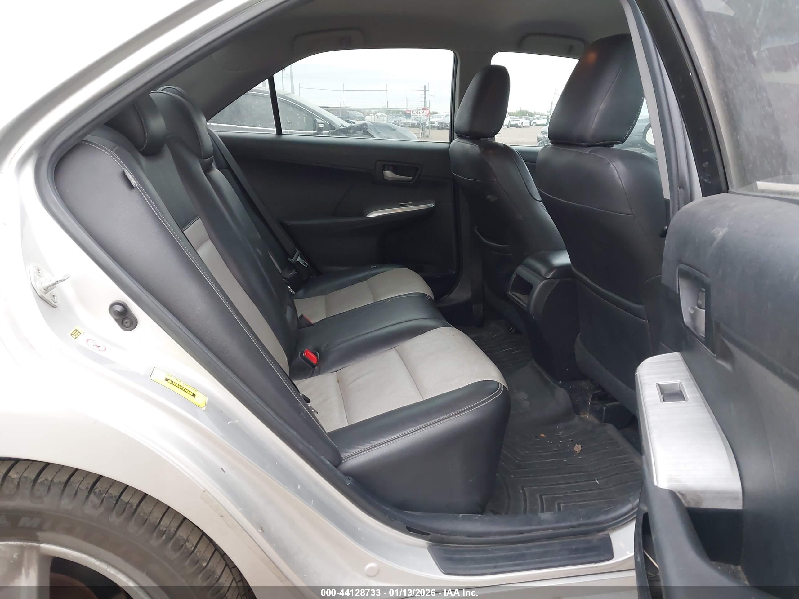 TOYOTA CAMRY image 8