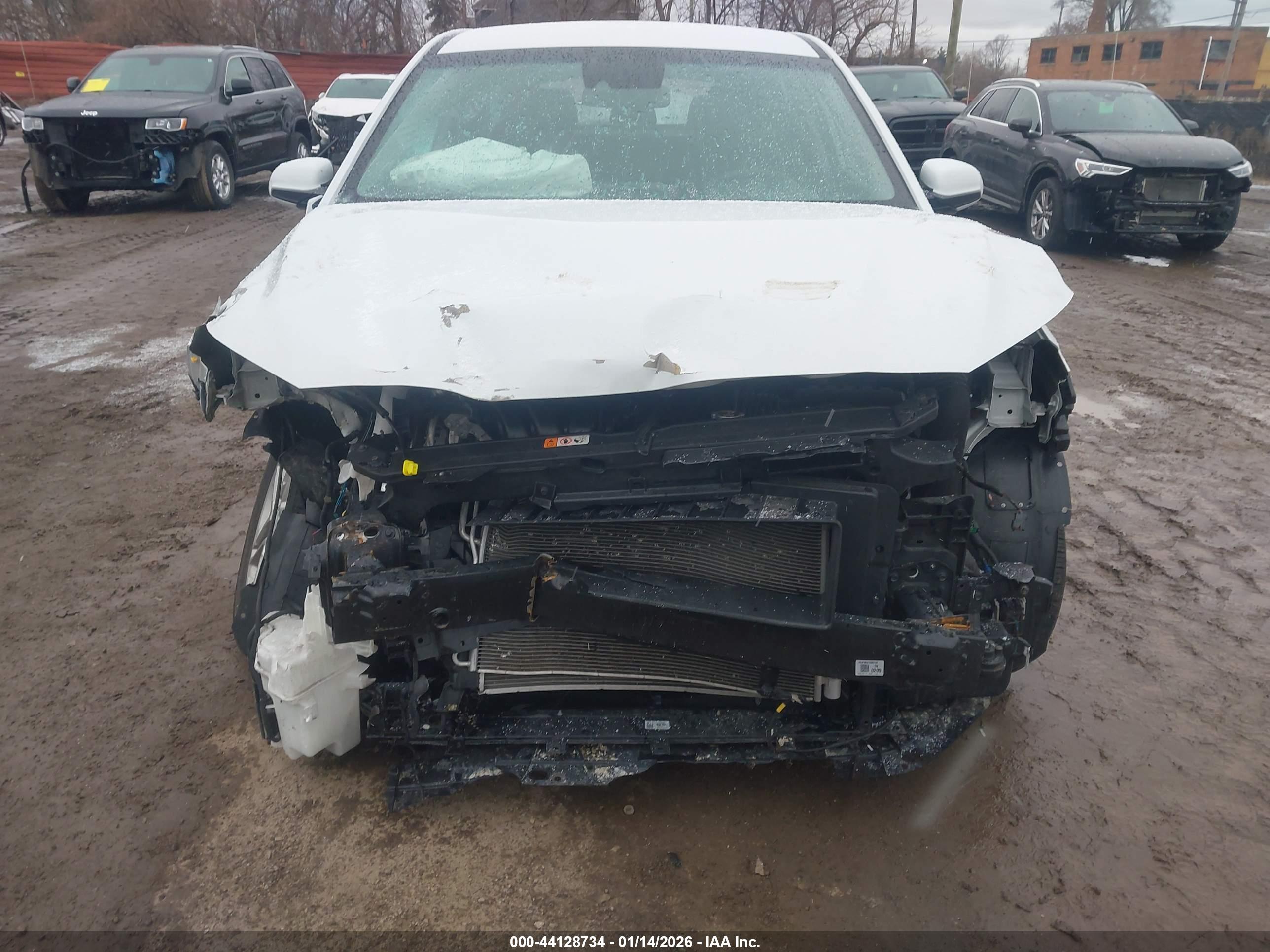 HYUNDAI KONA image 6
