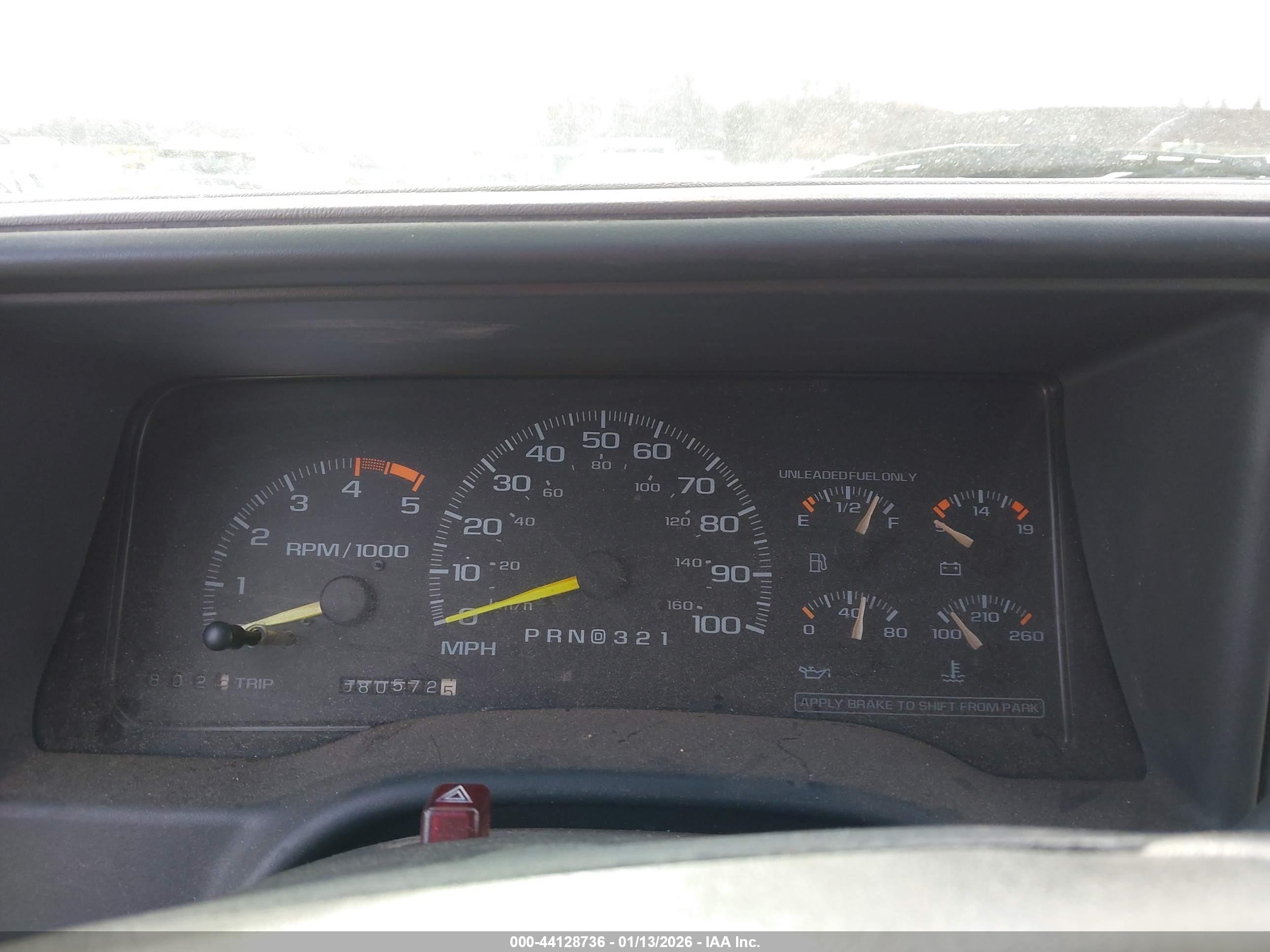CHEVROLET SUBURBAN image 7