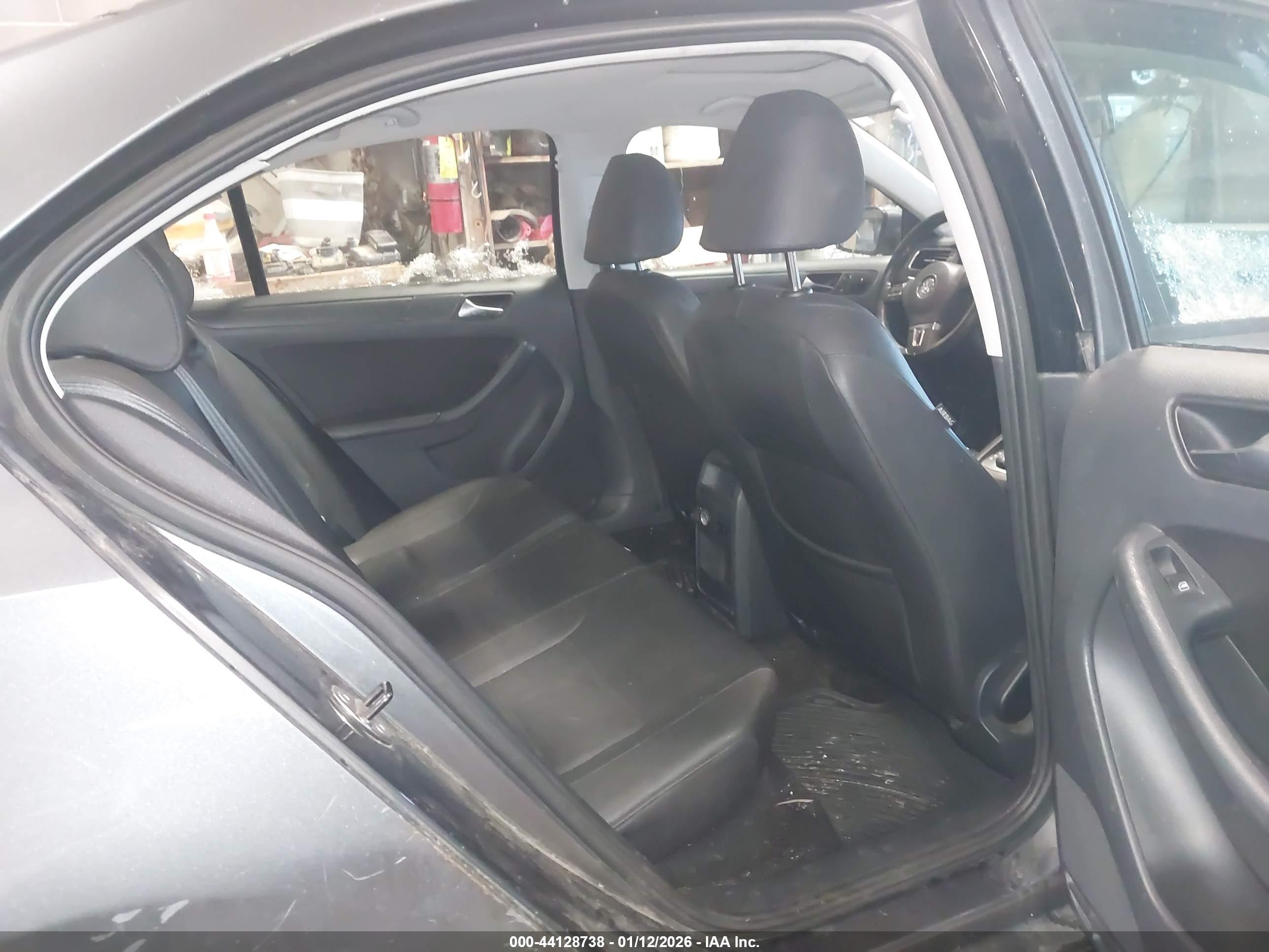 VOLKSWAGEN JETTA image 8