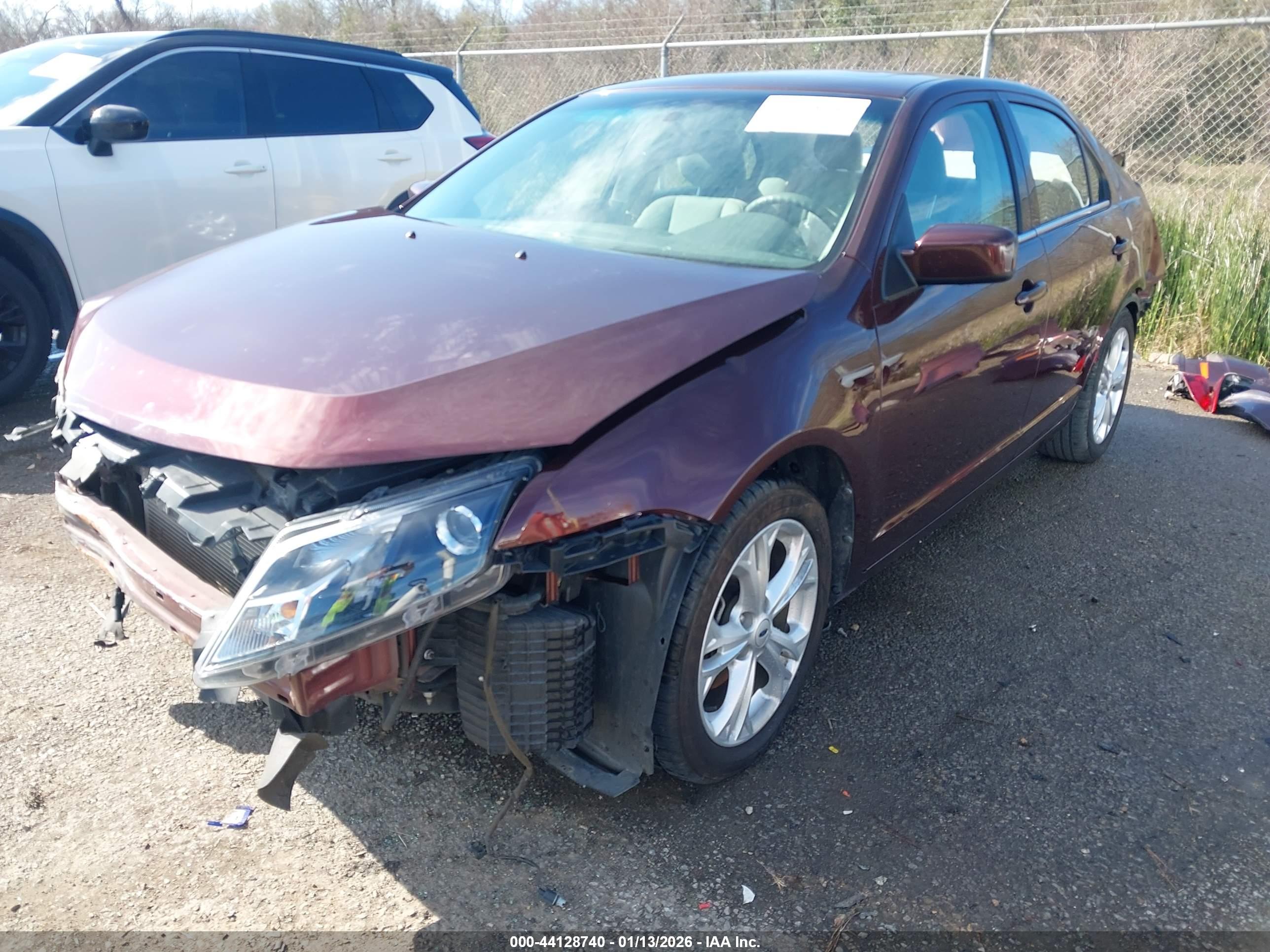 FORD FUSION image 2