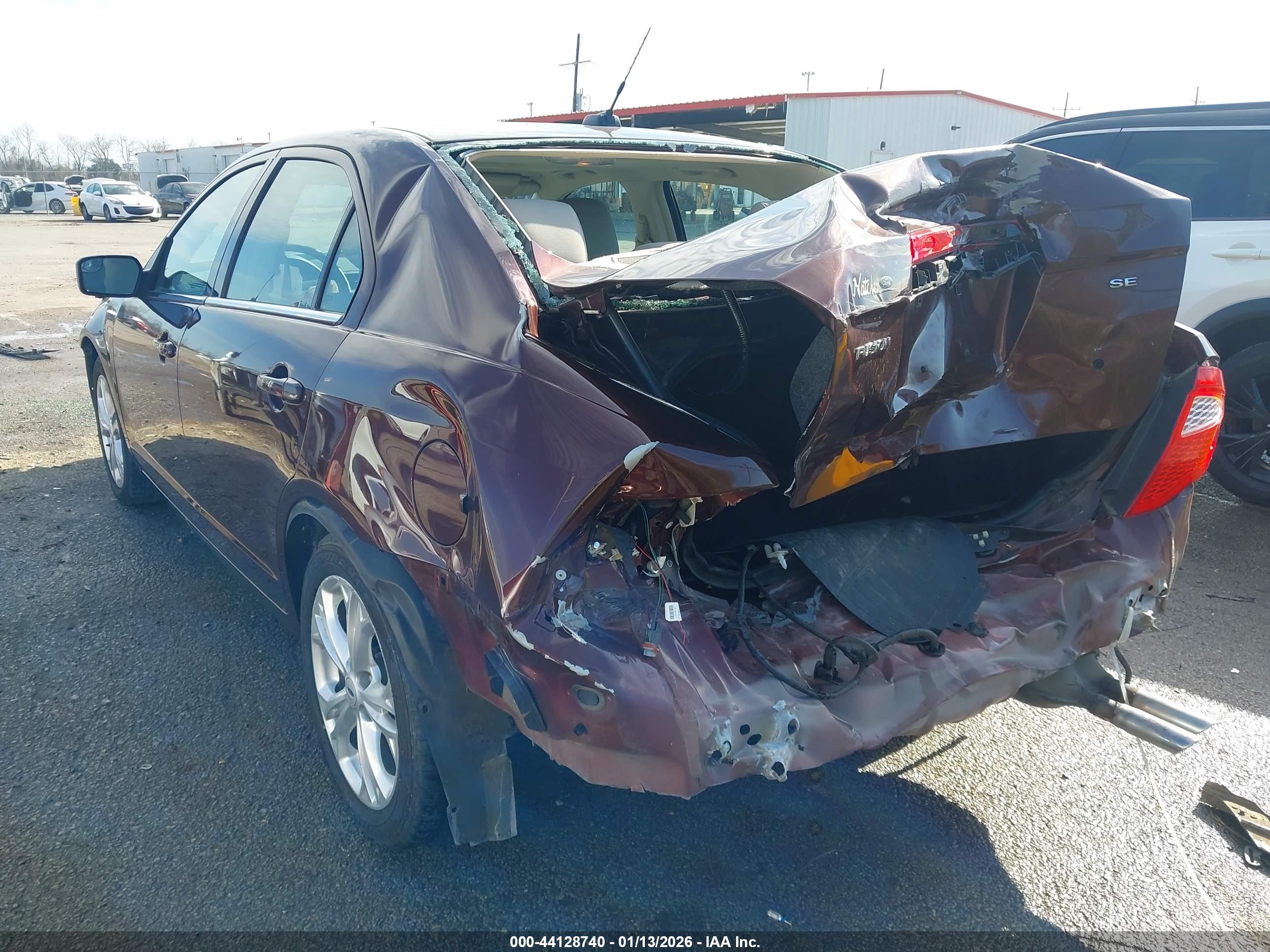 FORD FUSION image 3