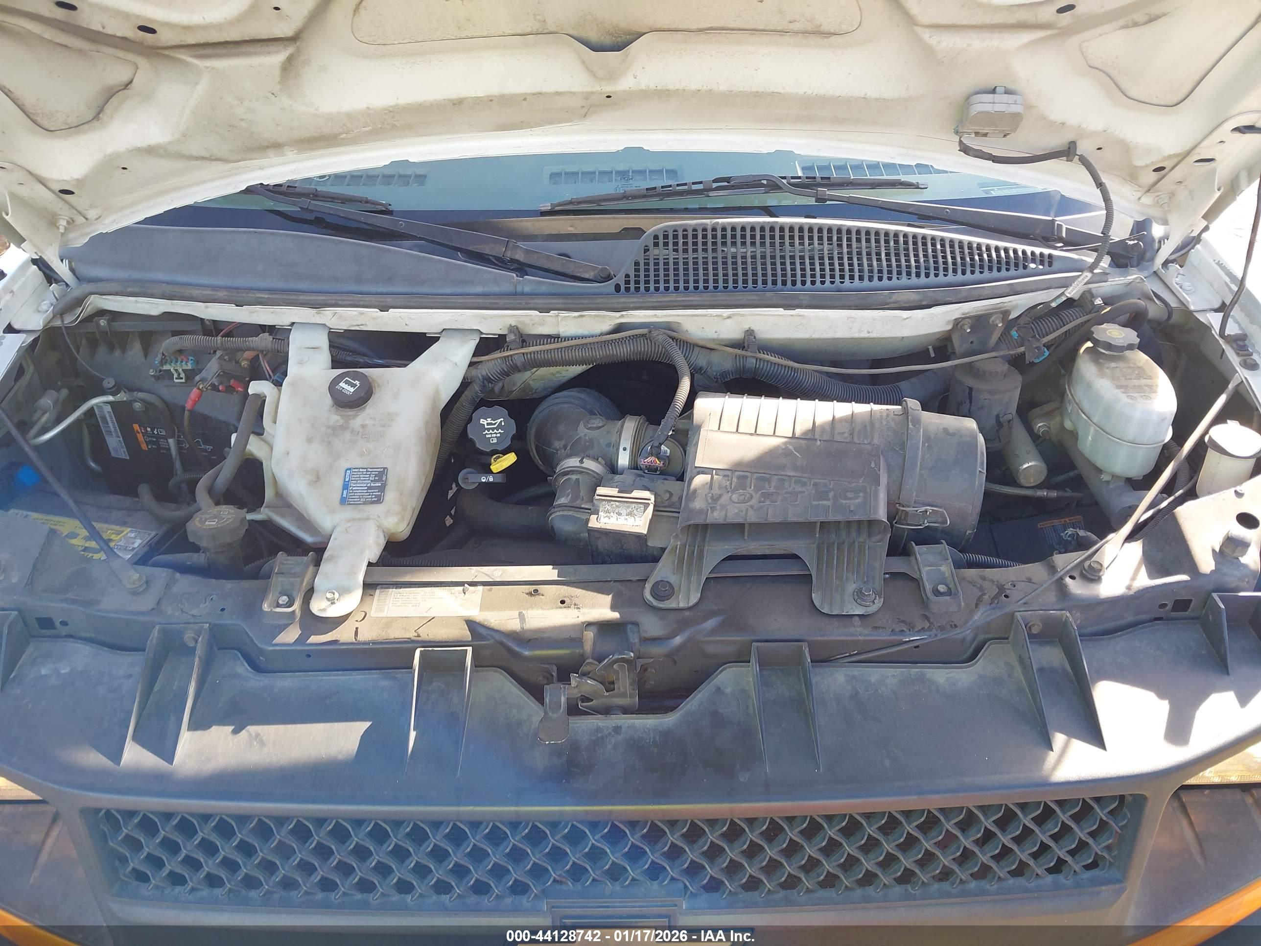 CHEVROLET EXPRESS image 10