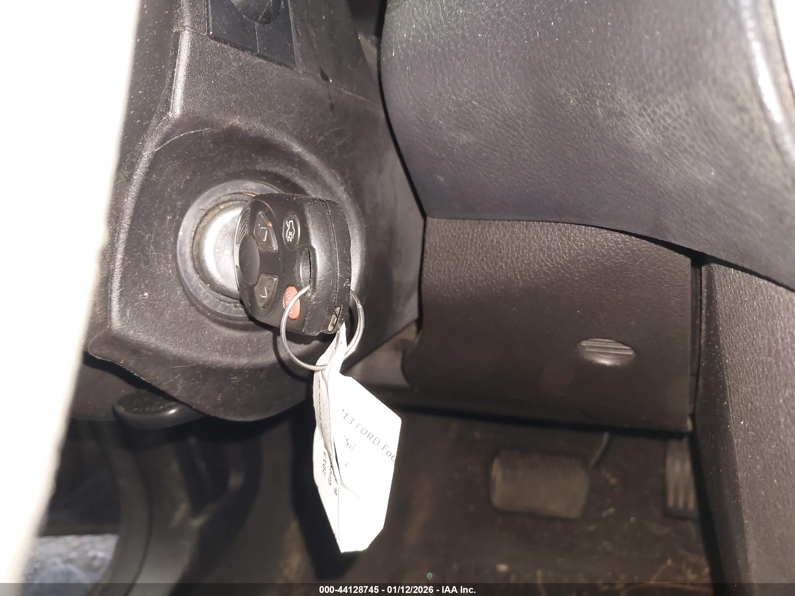 FORD FOCUS image 11